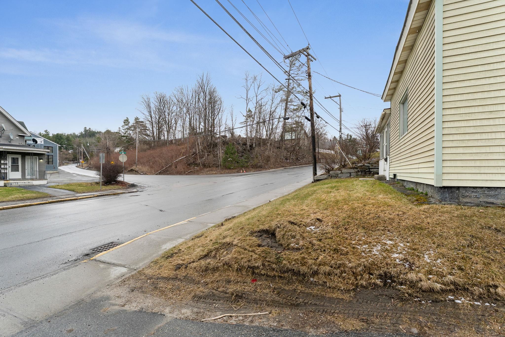 main property photo 28