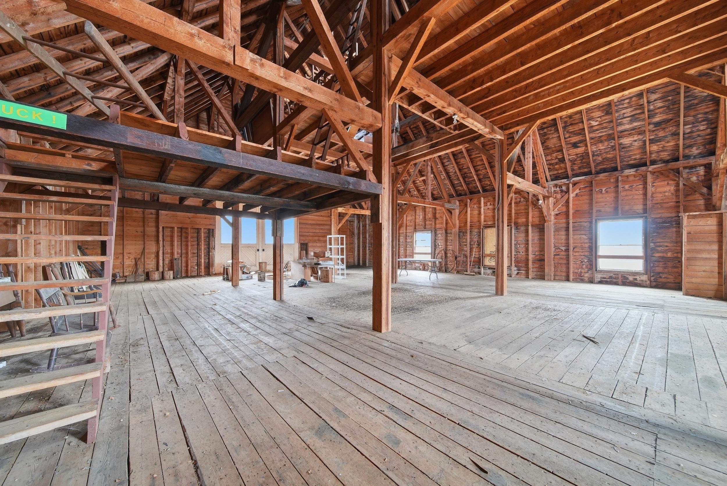 main property photo 44