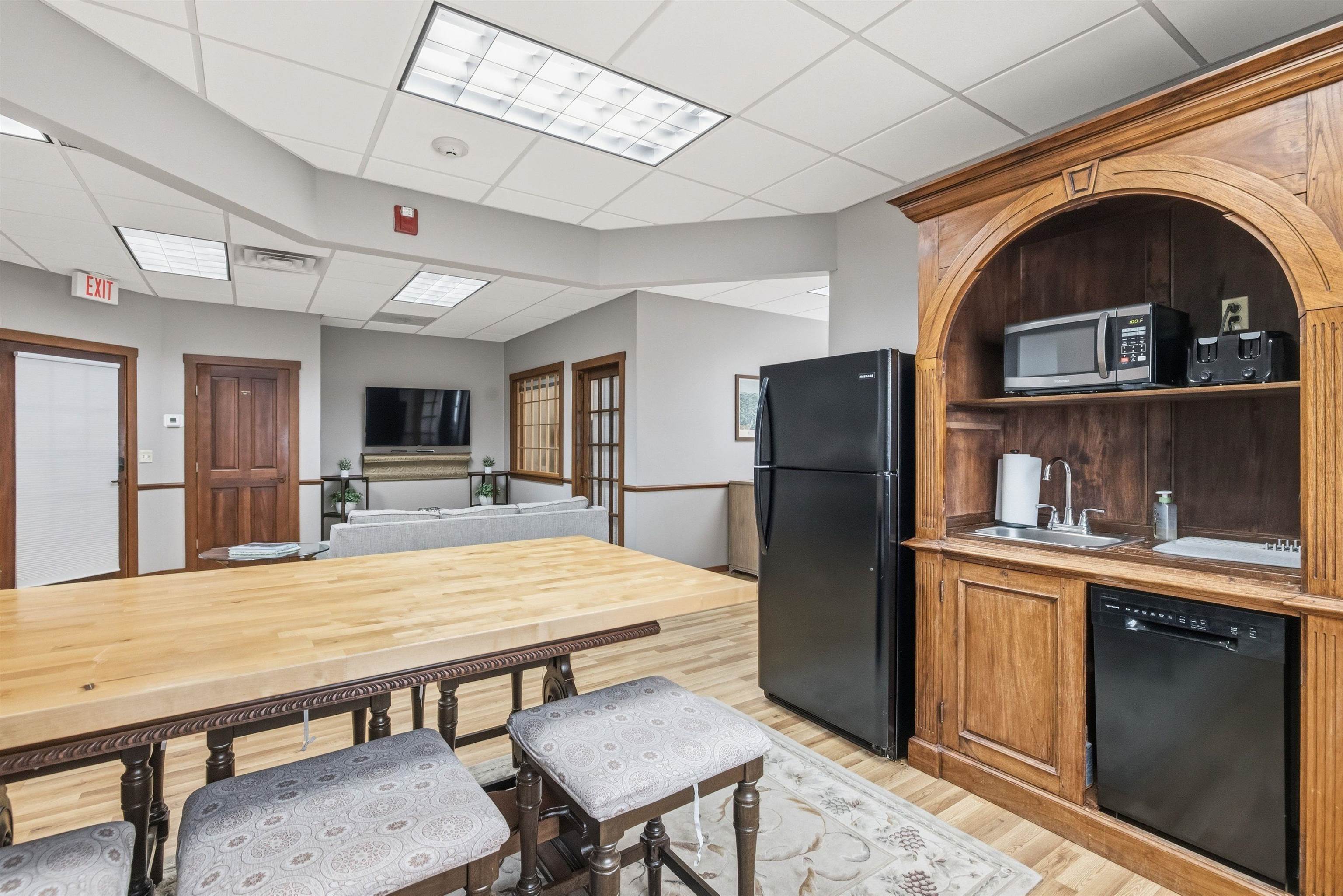main property photo 12