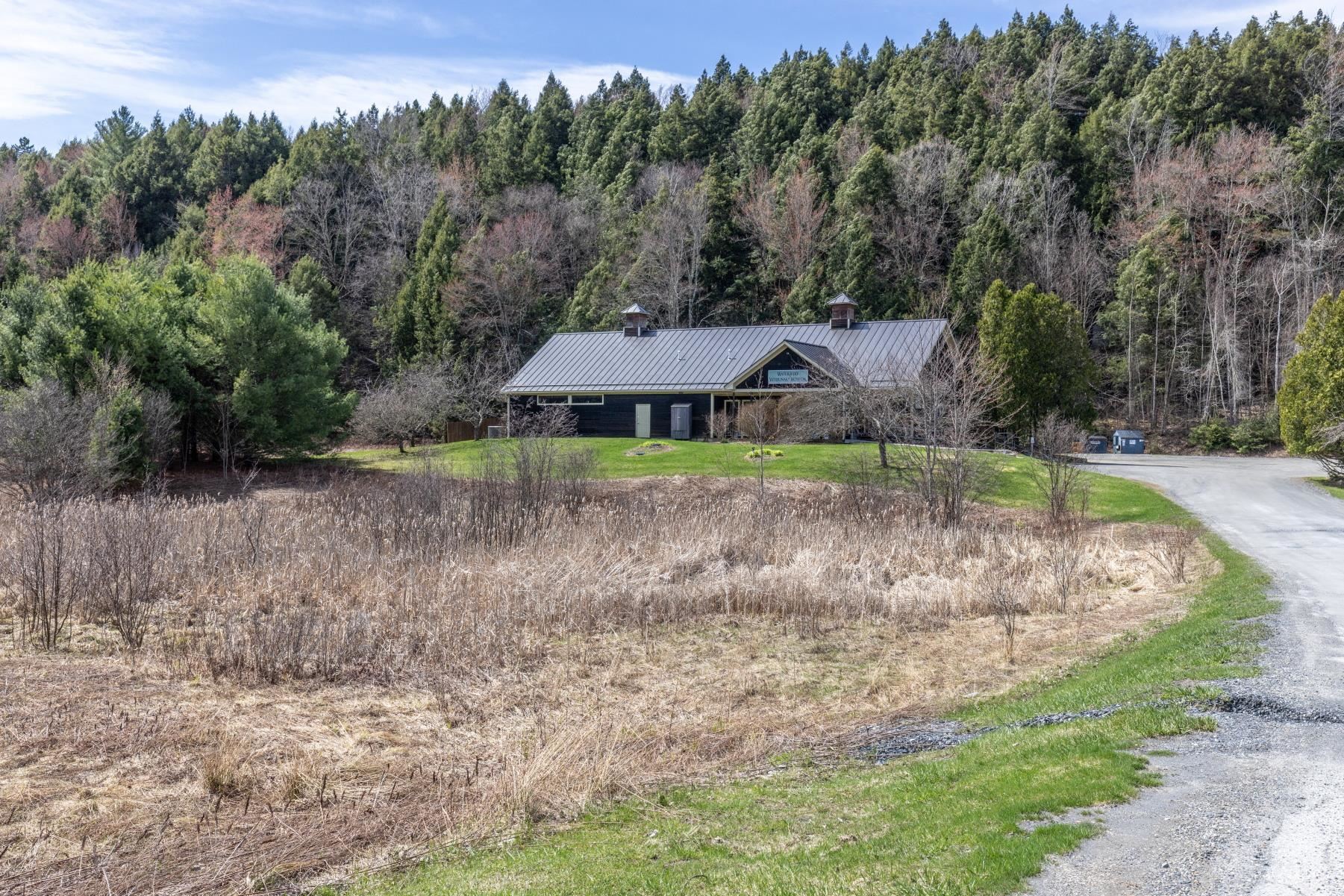 main property photo 28