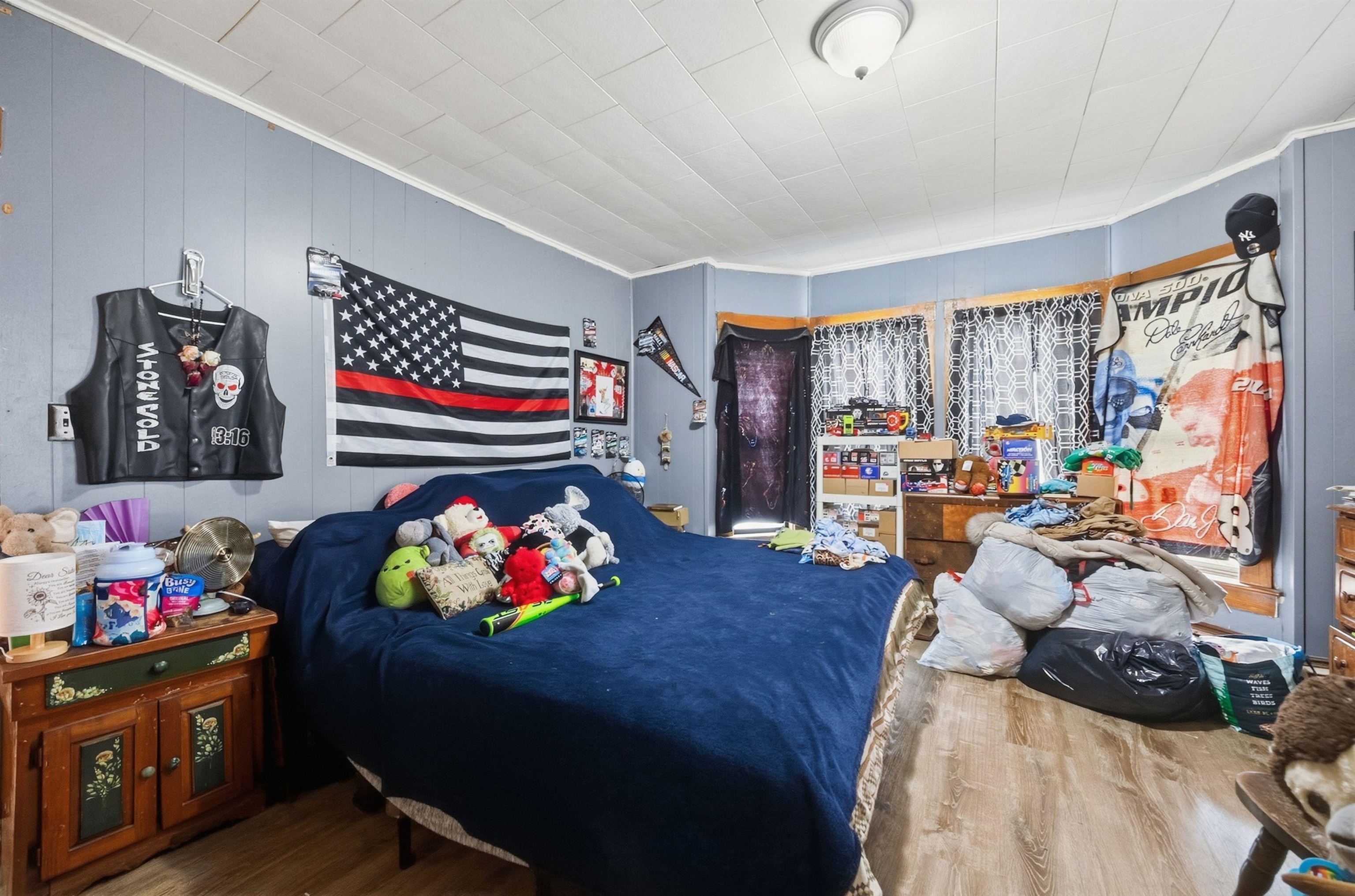 main property photo 30