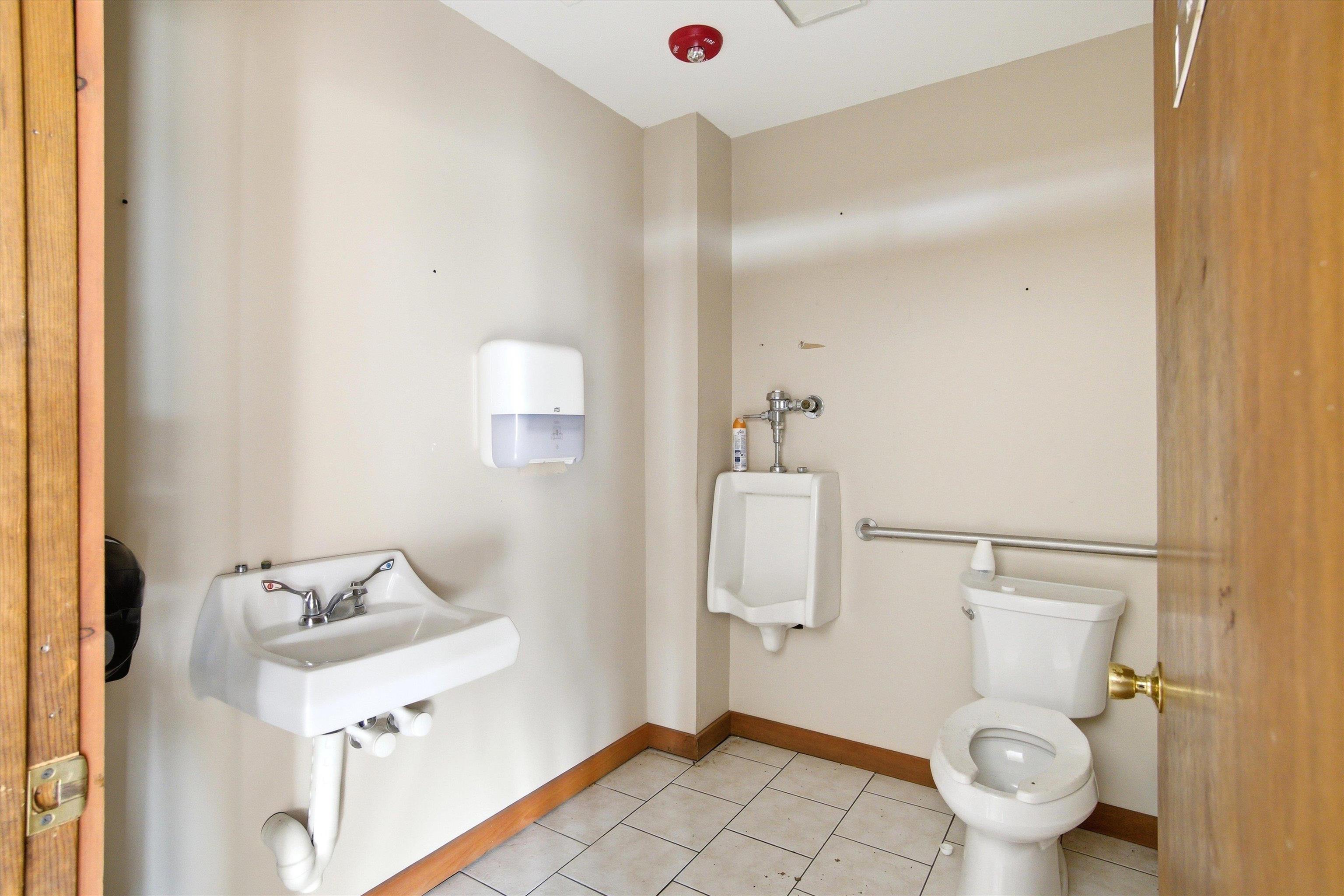 main property photo 23