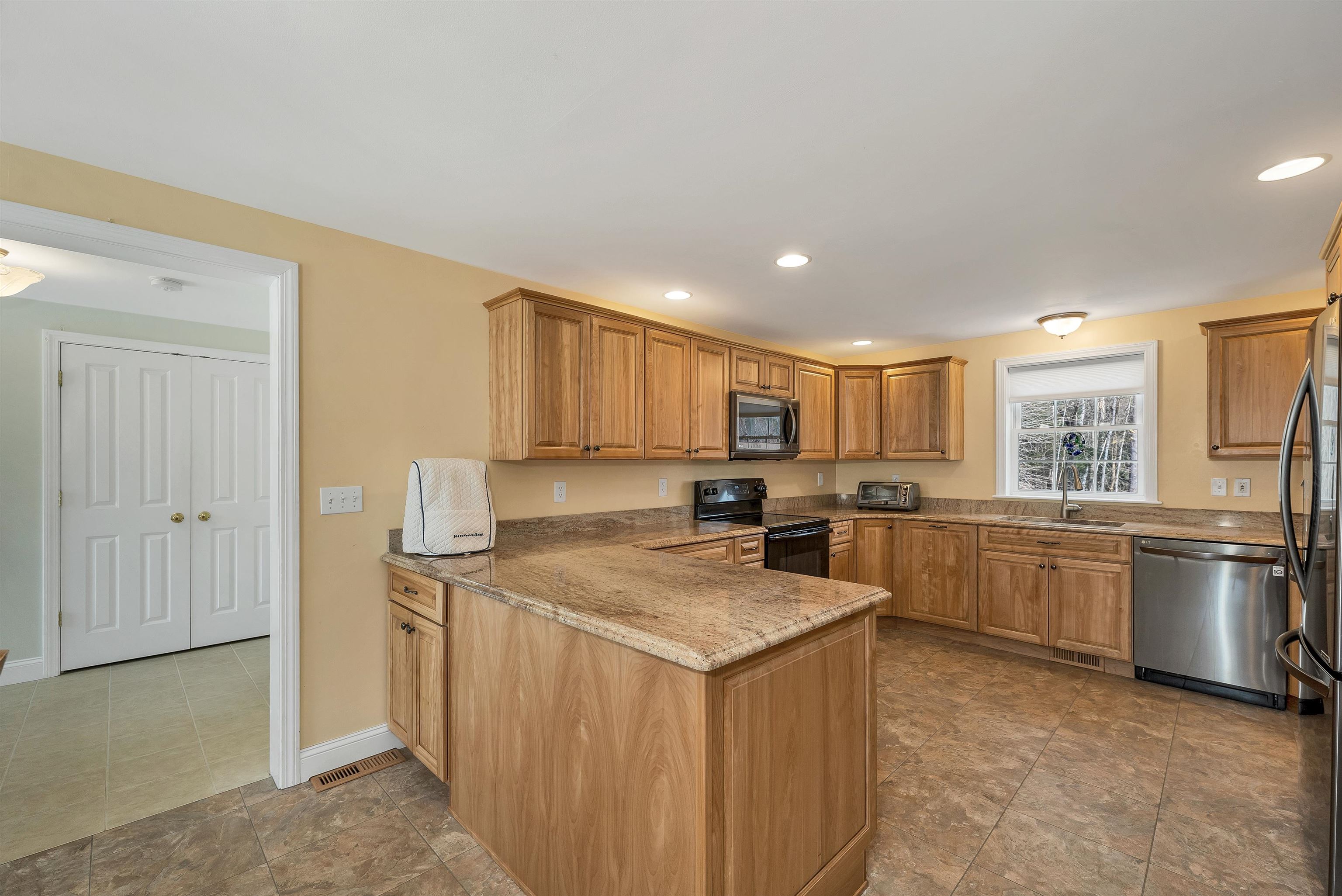 main property photo 15