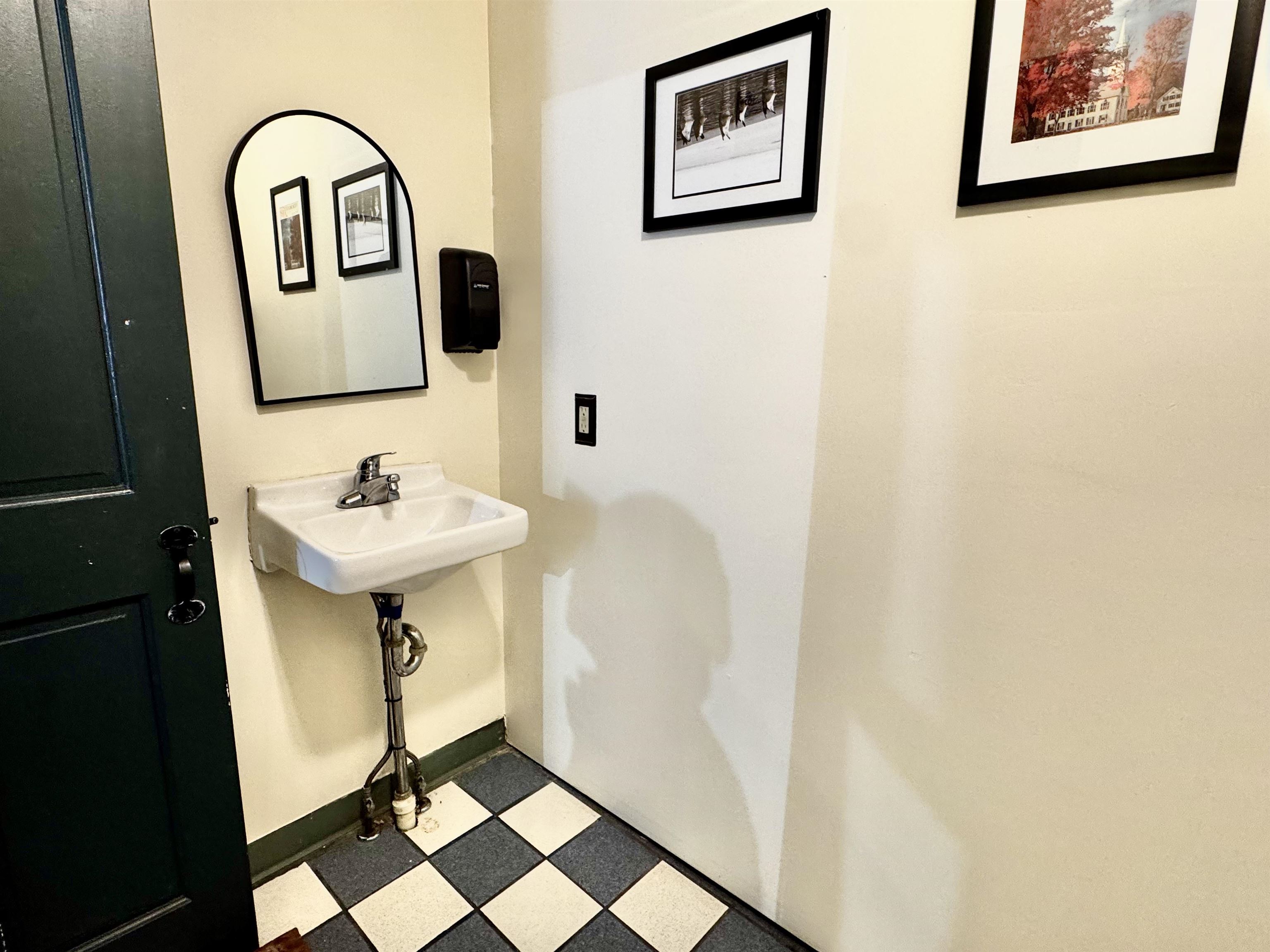 main property photo 8