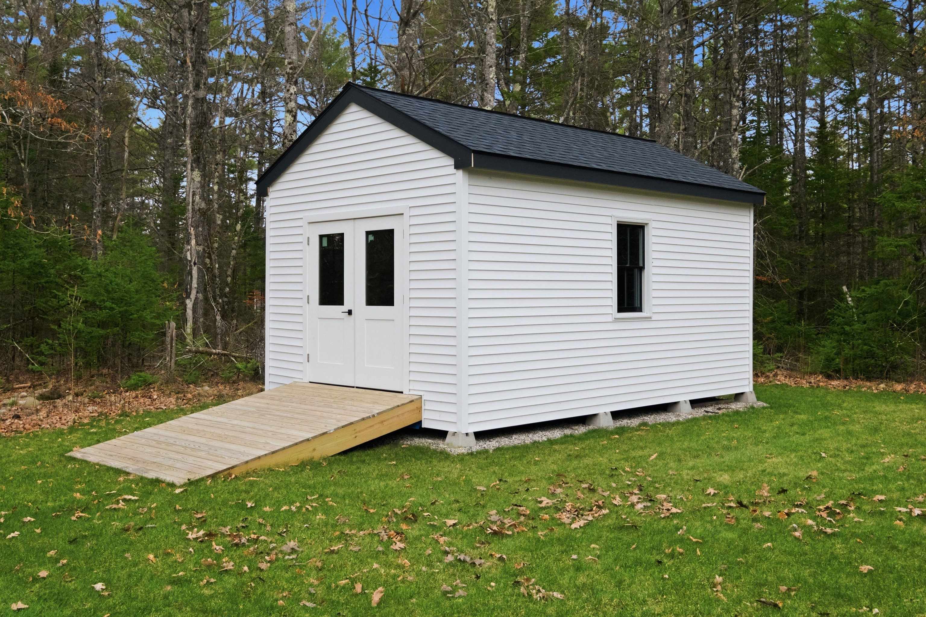 main property photo 41