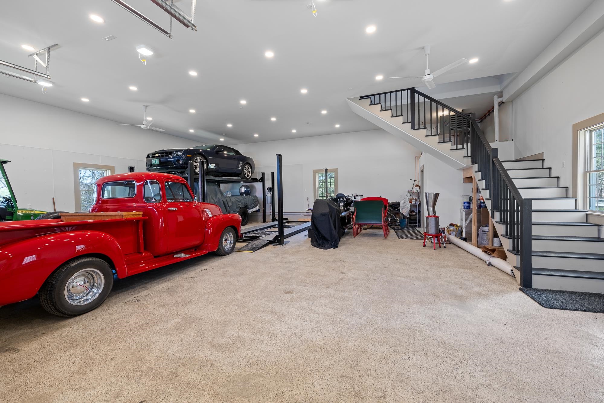 main property photo 45