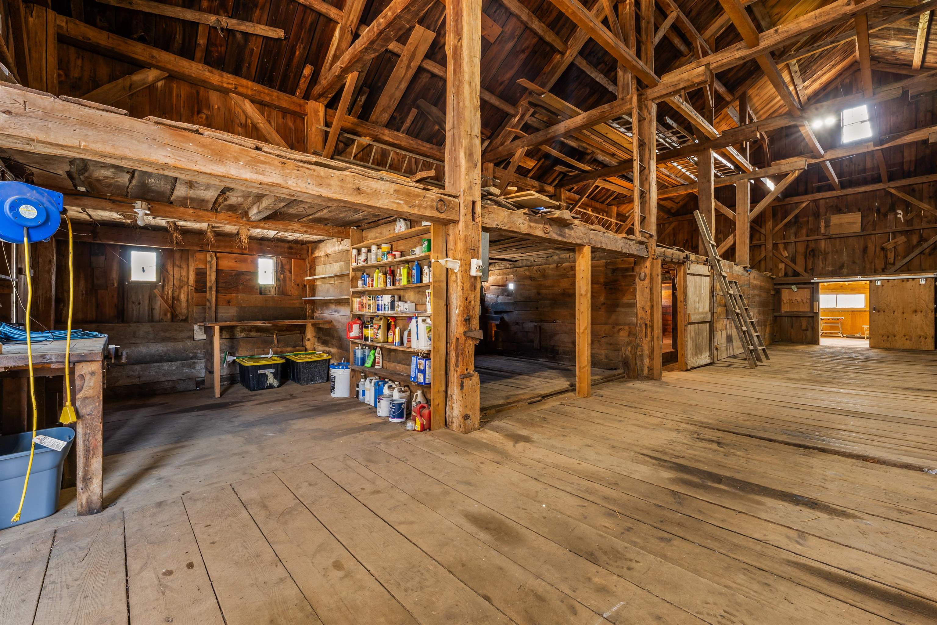 main property photo 40
