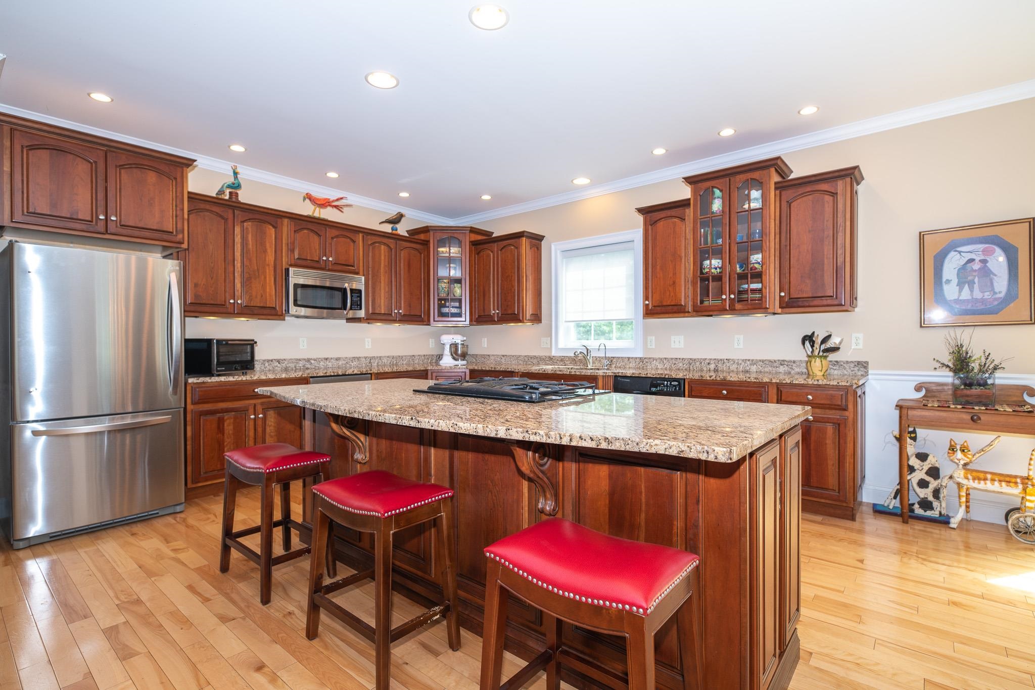 main property photo 12