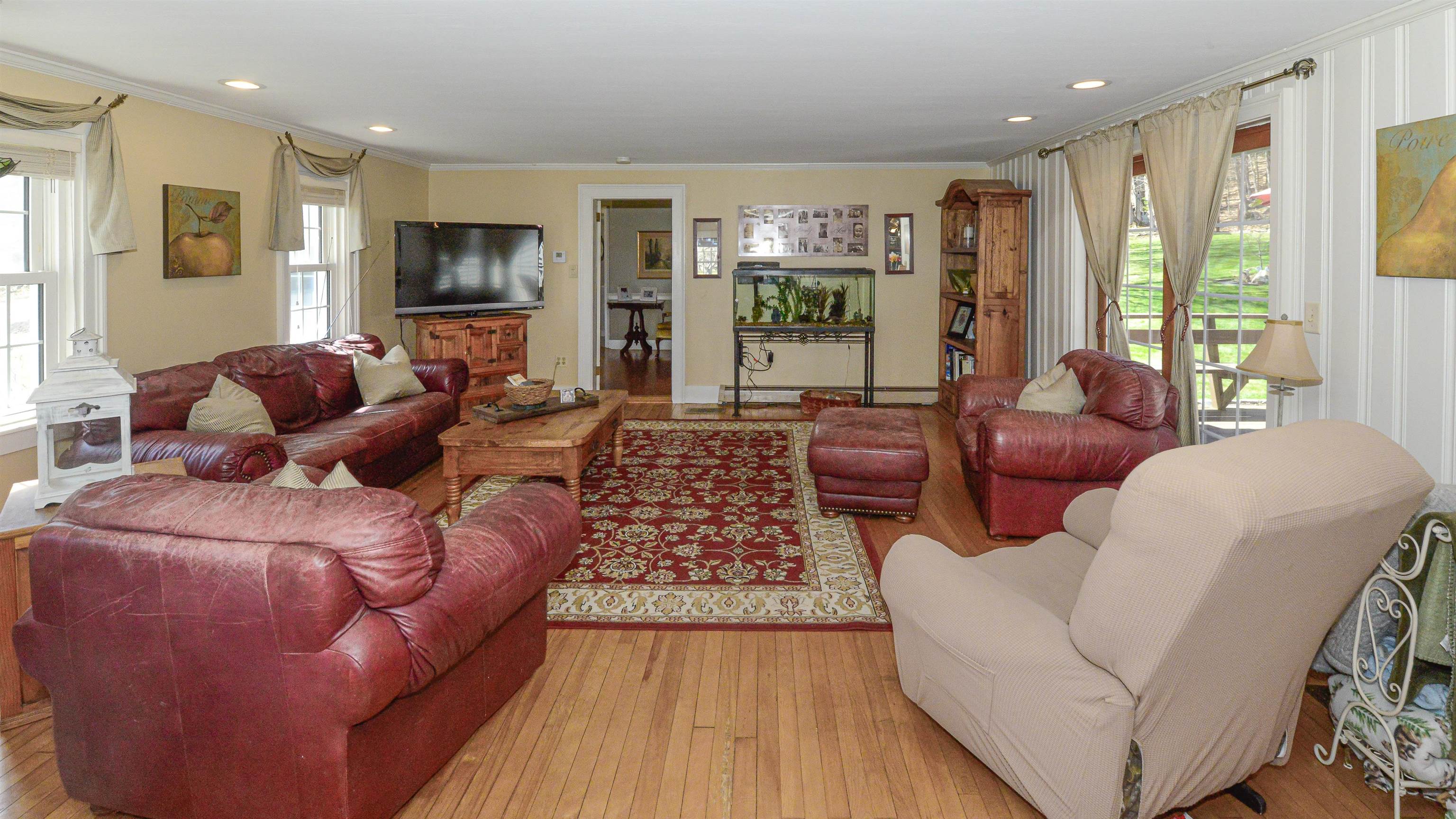 main property photo 10