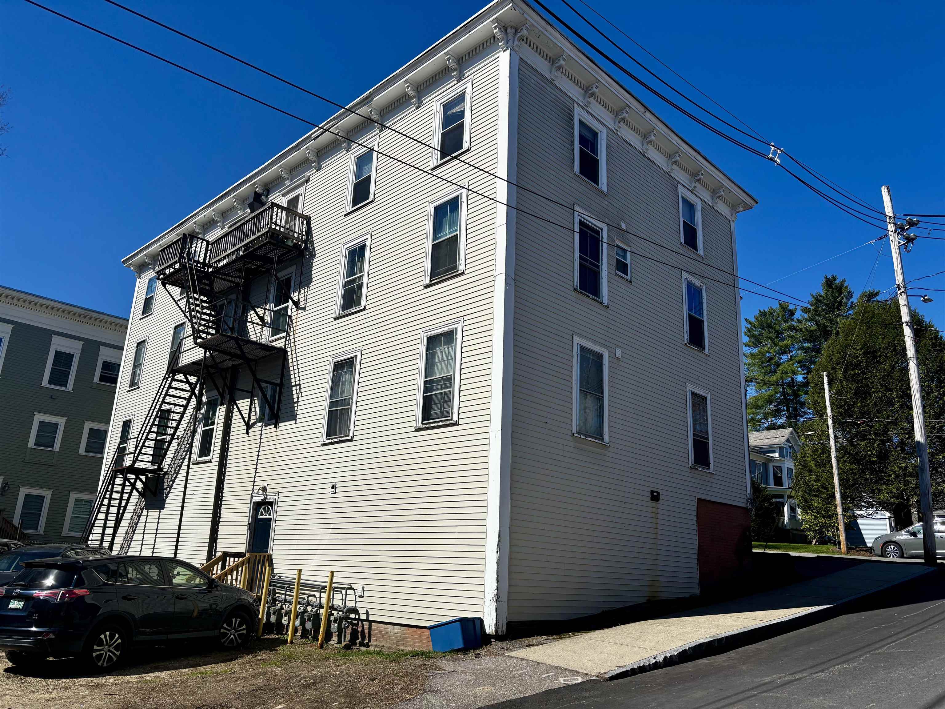 main property photo 6