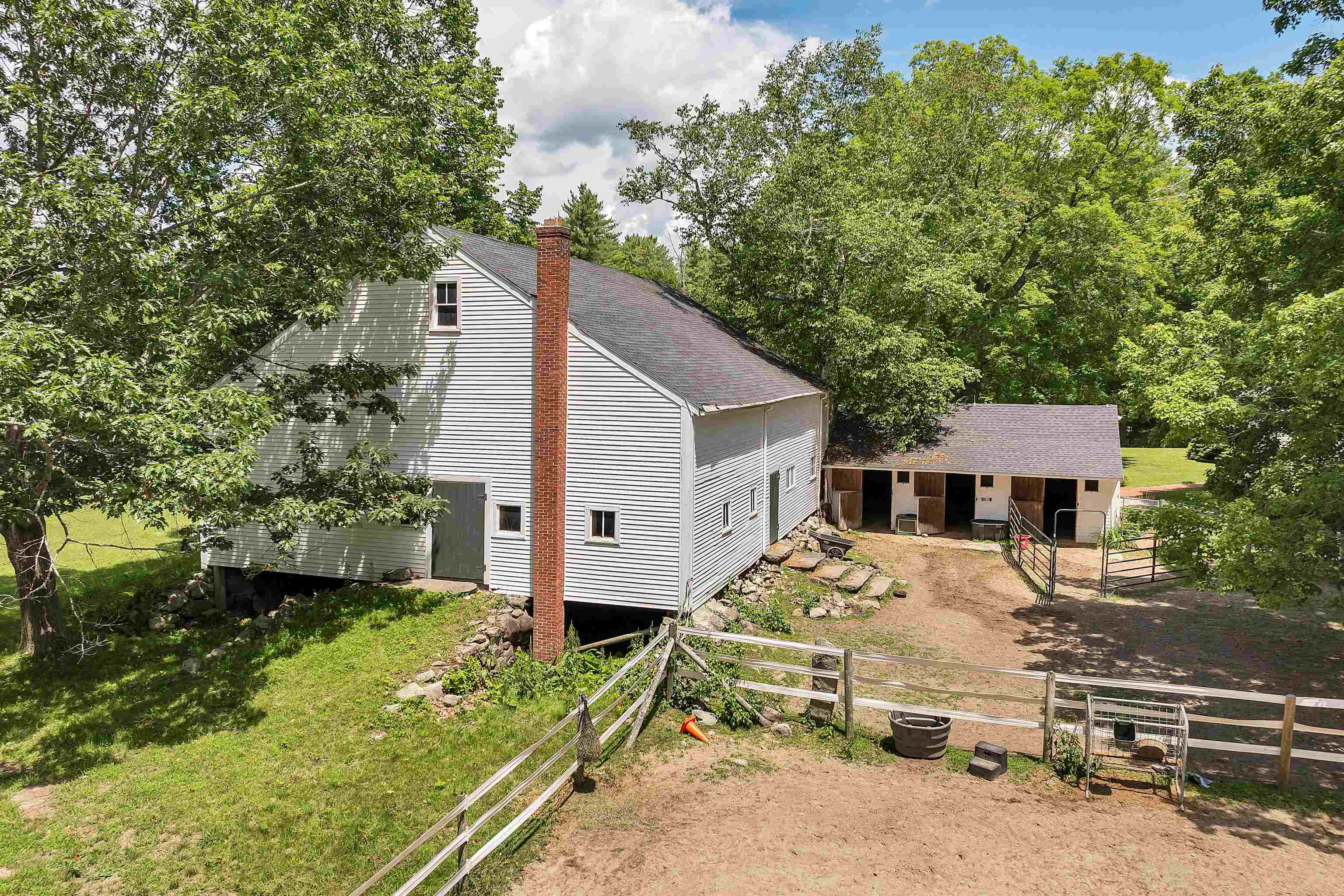 main property photo 12