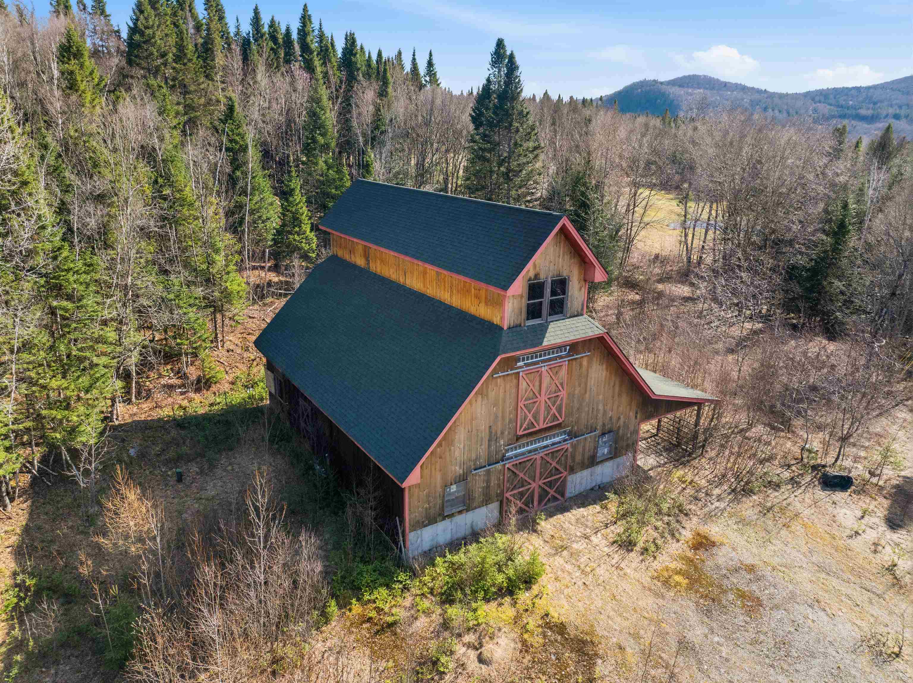 main property photo 25