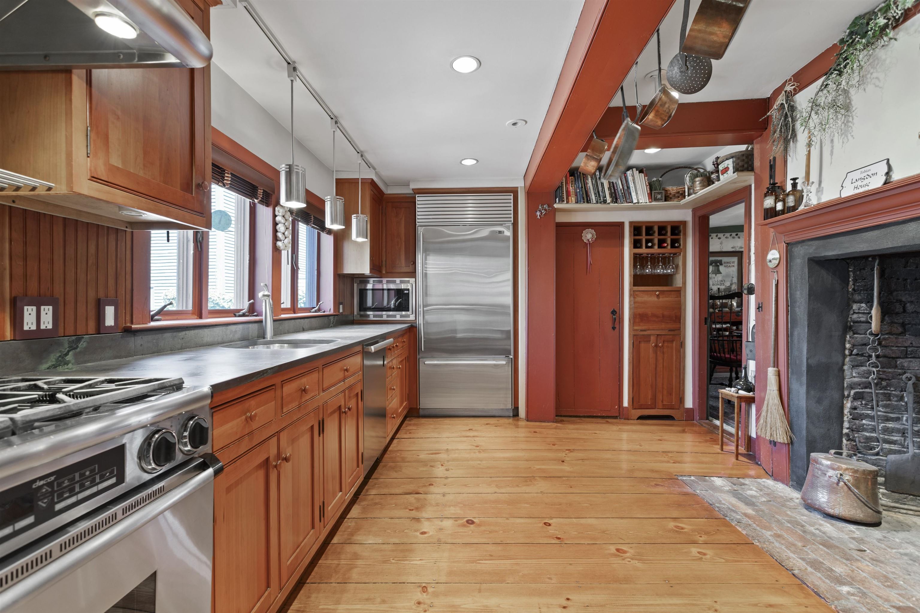 main property photo 19