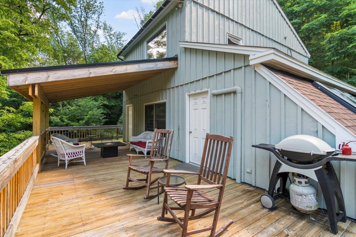 main property photo 30
