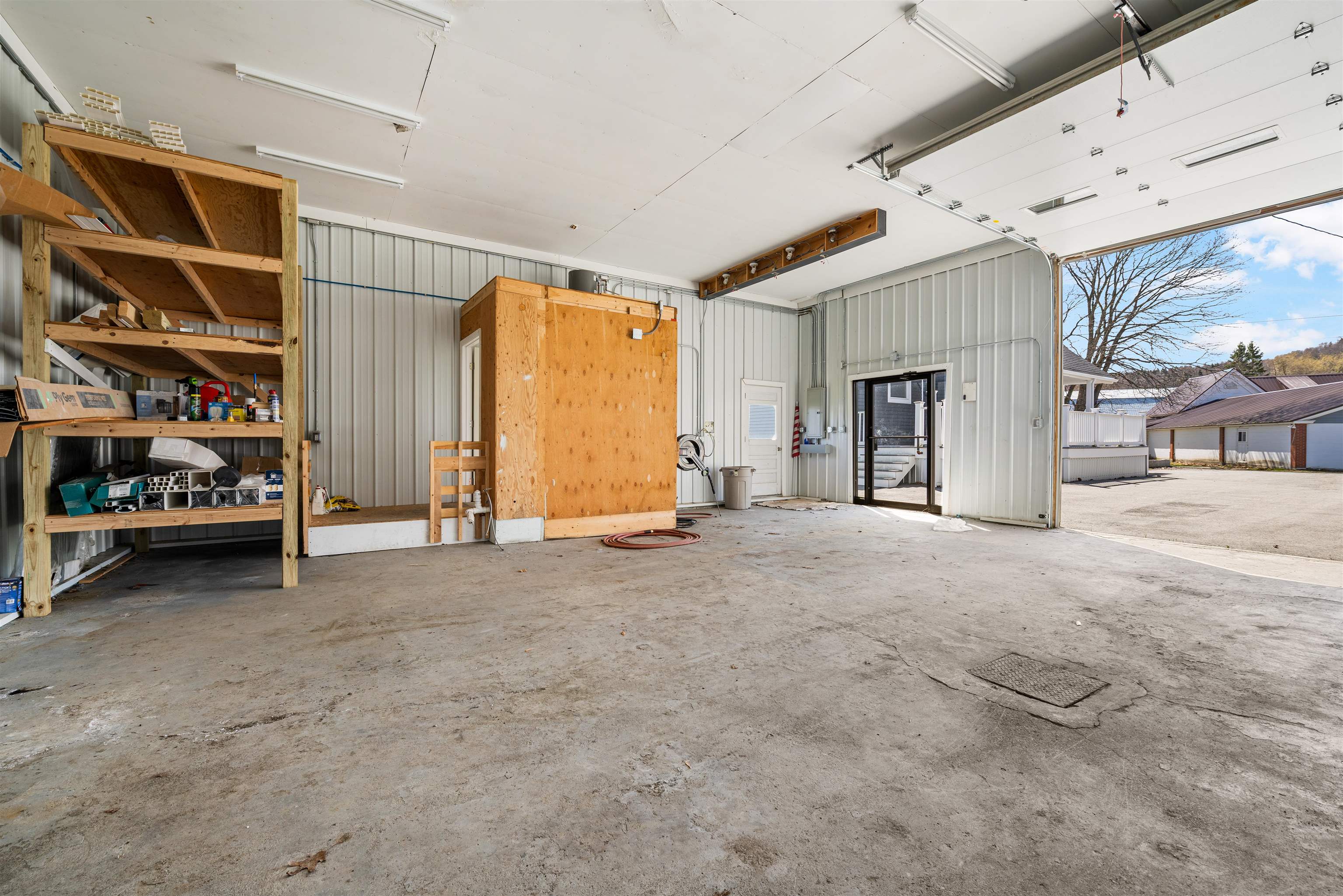 main property photo 45