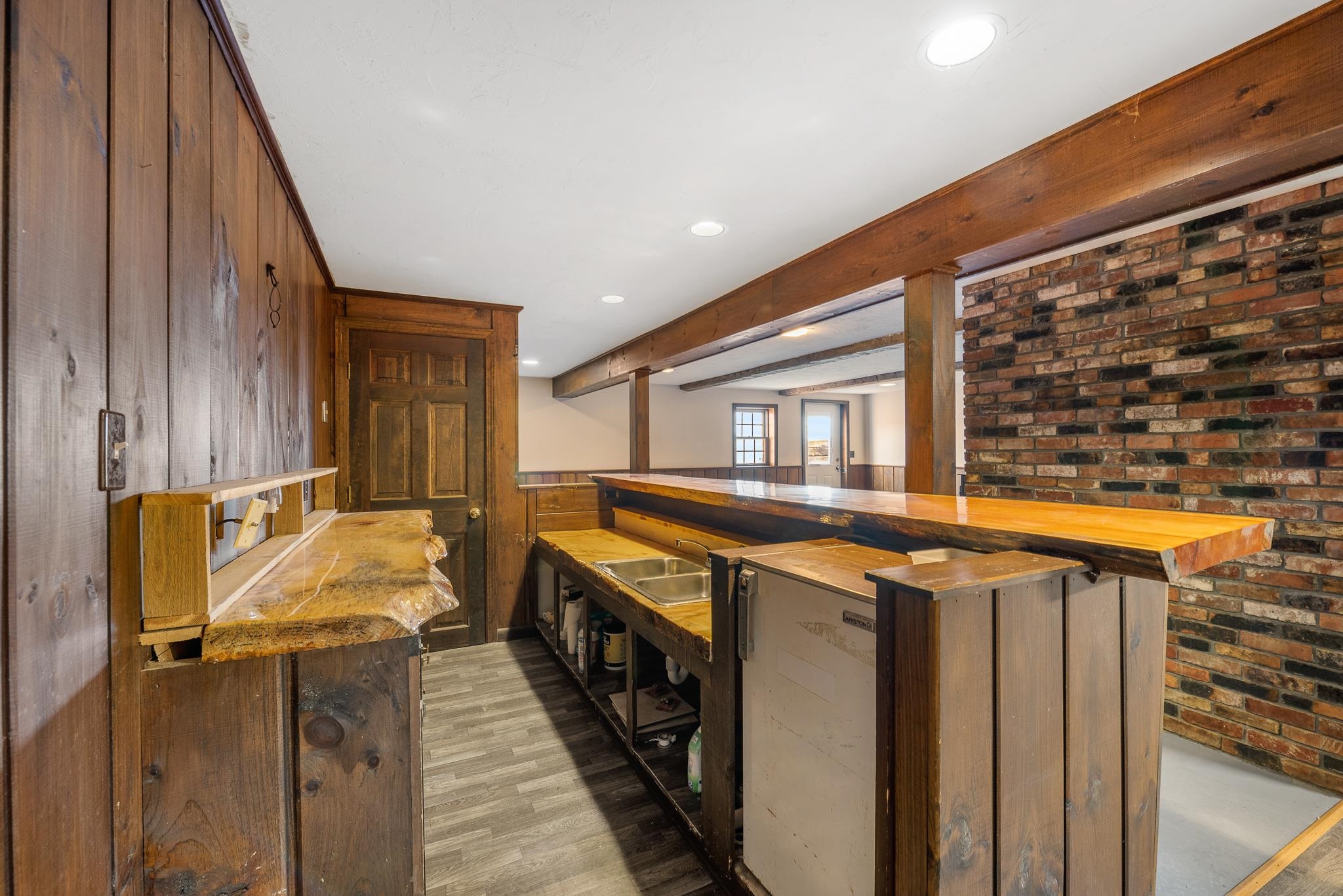 main property photo 45