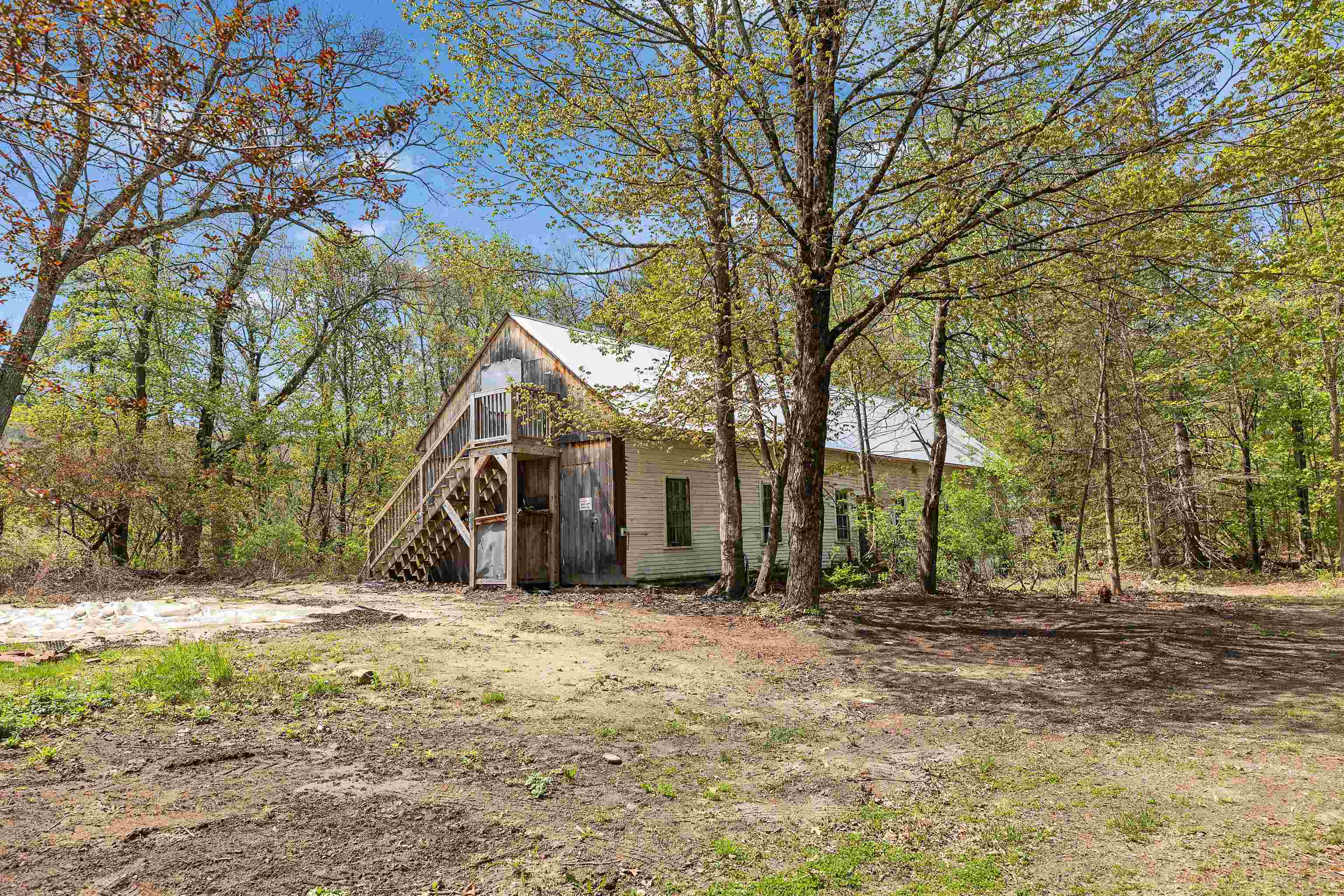 main property photo 28