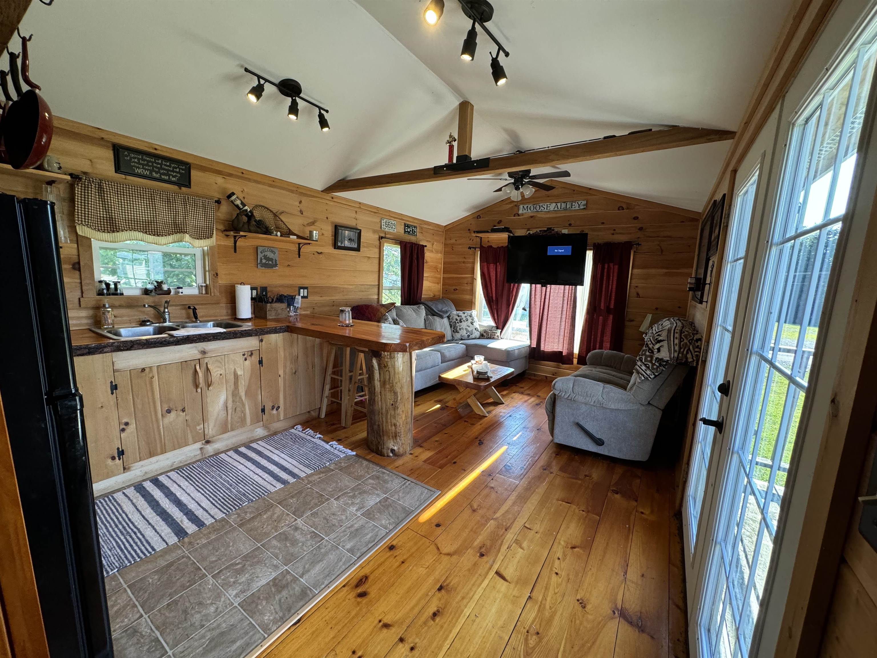 main property photo 6