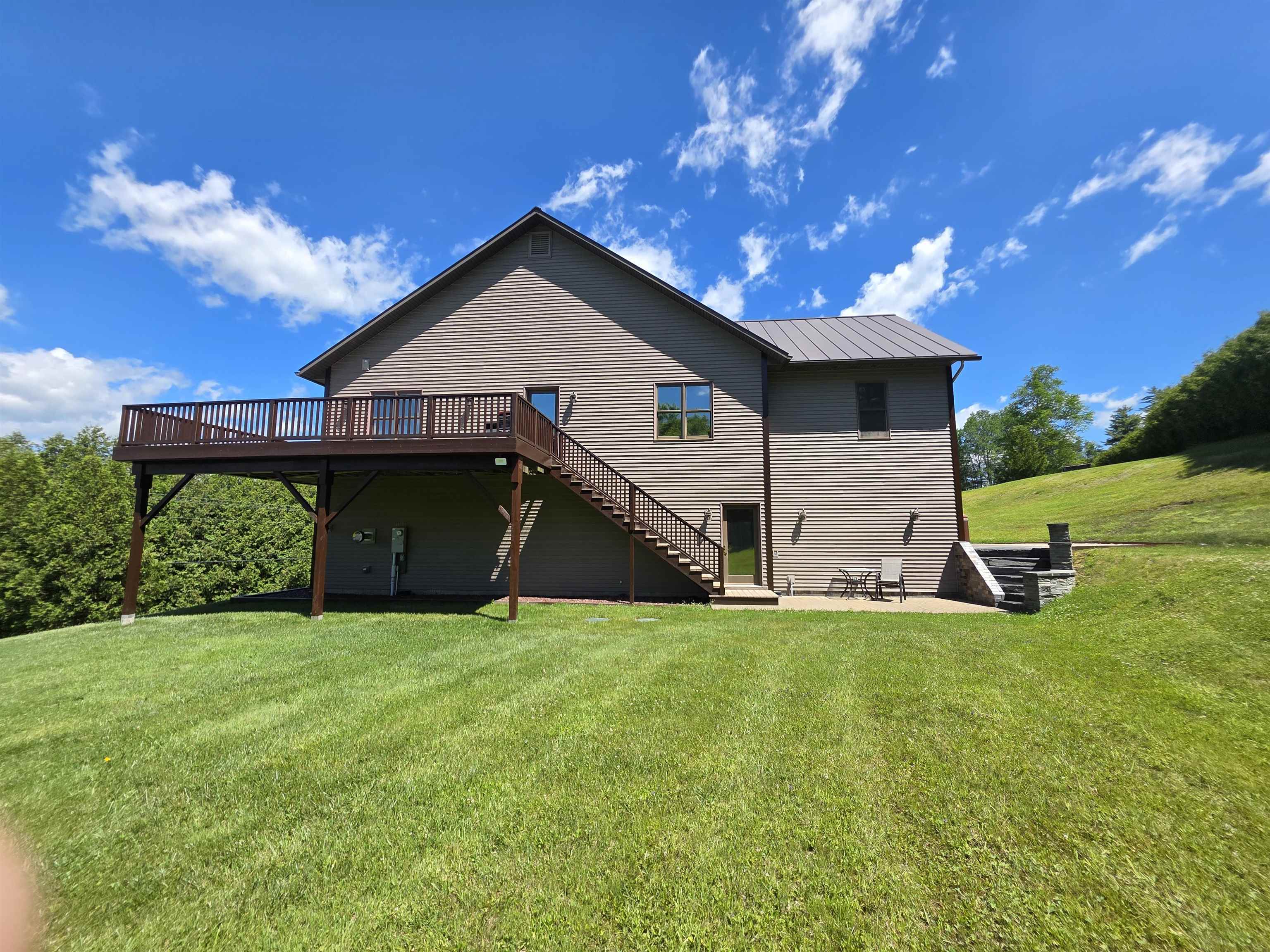 main property photo 18