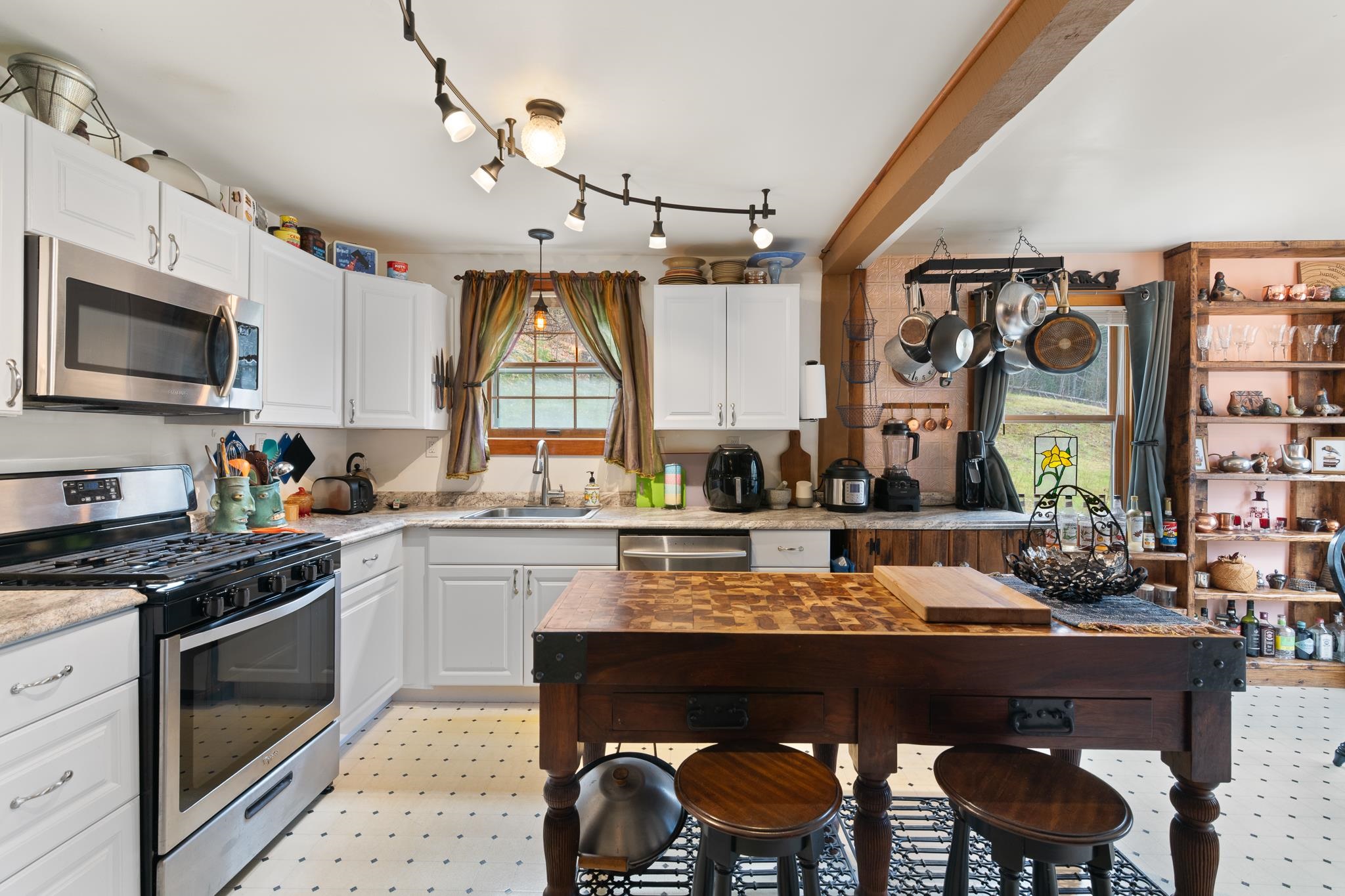 main property photo 2