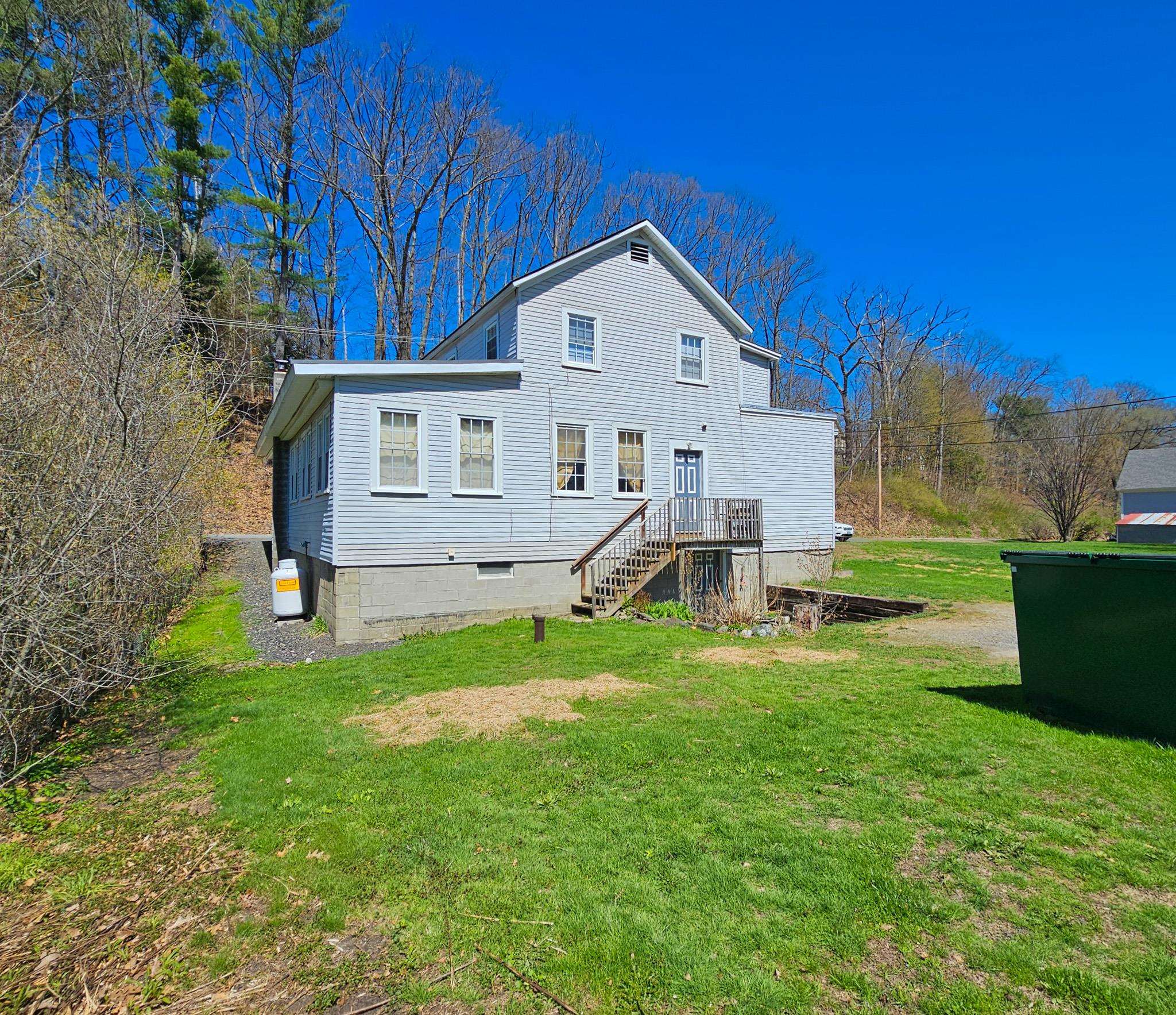 main property photo 28