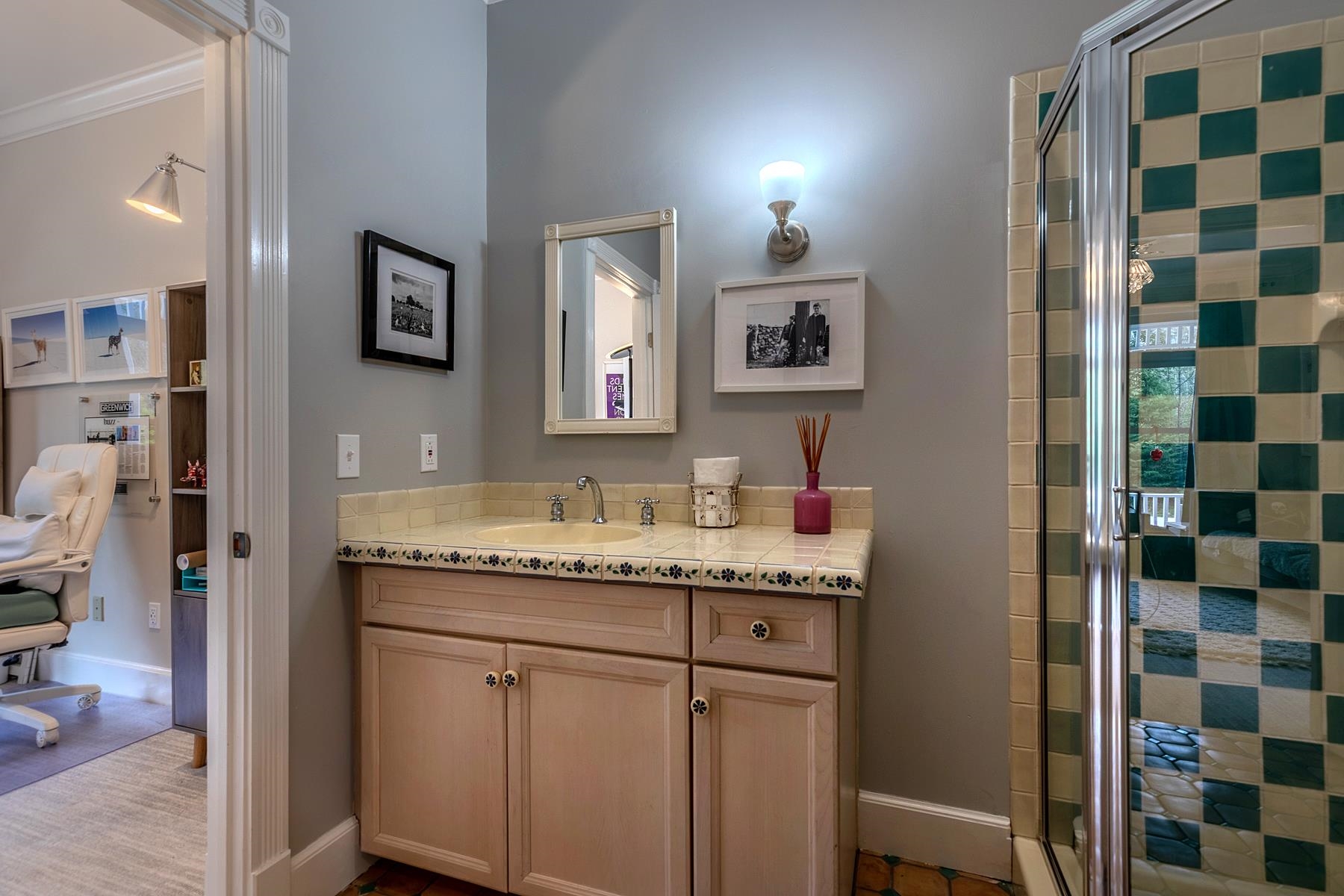 main property photo 28