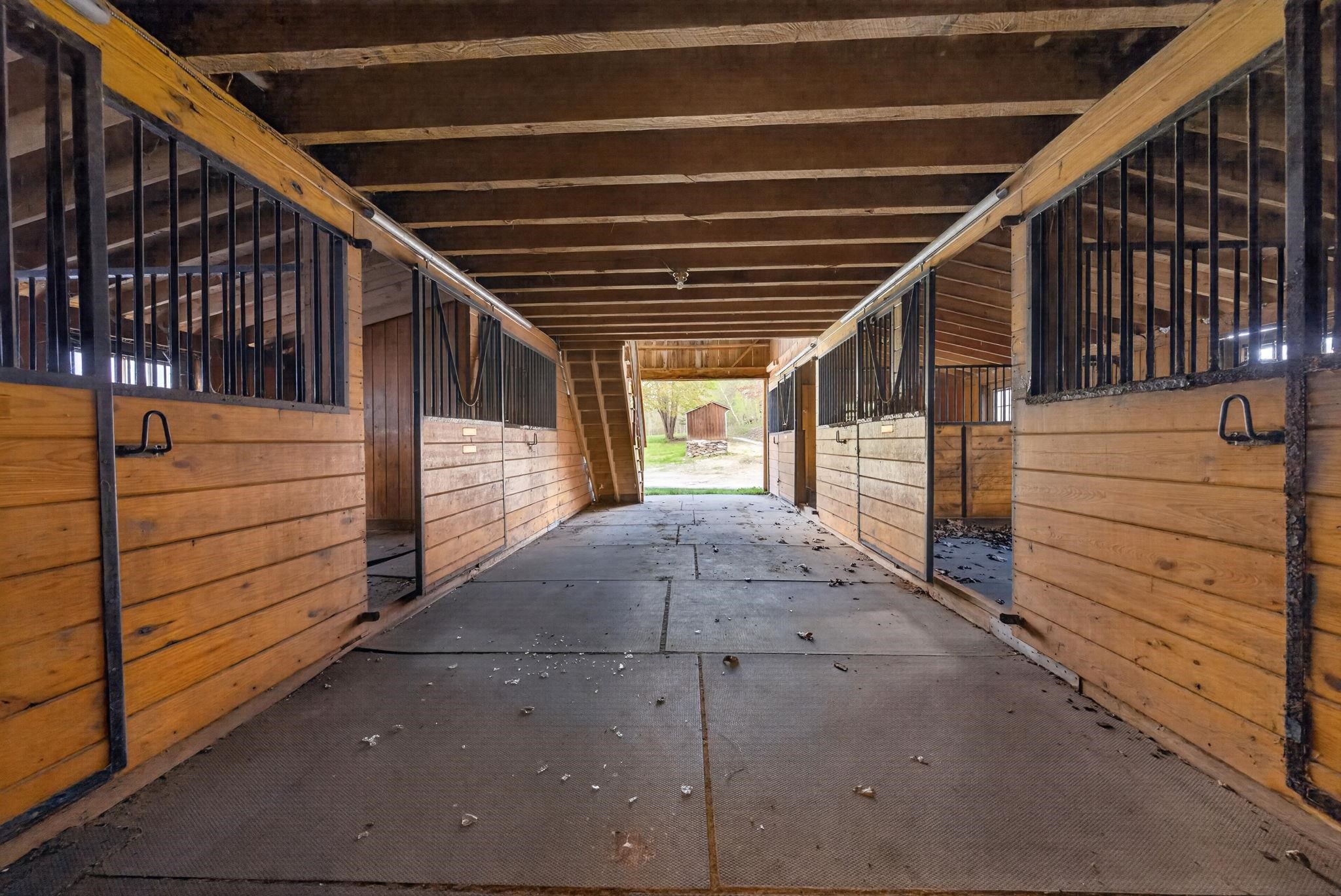 main property photo 10