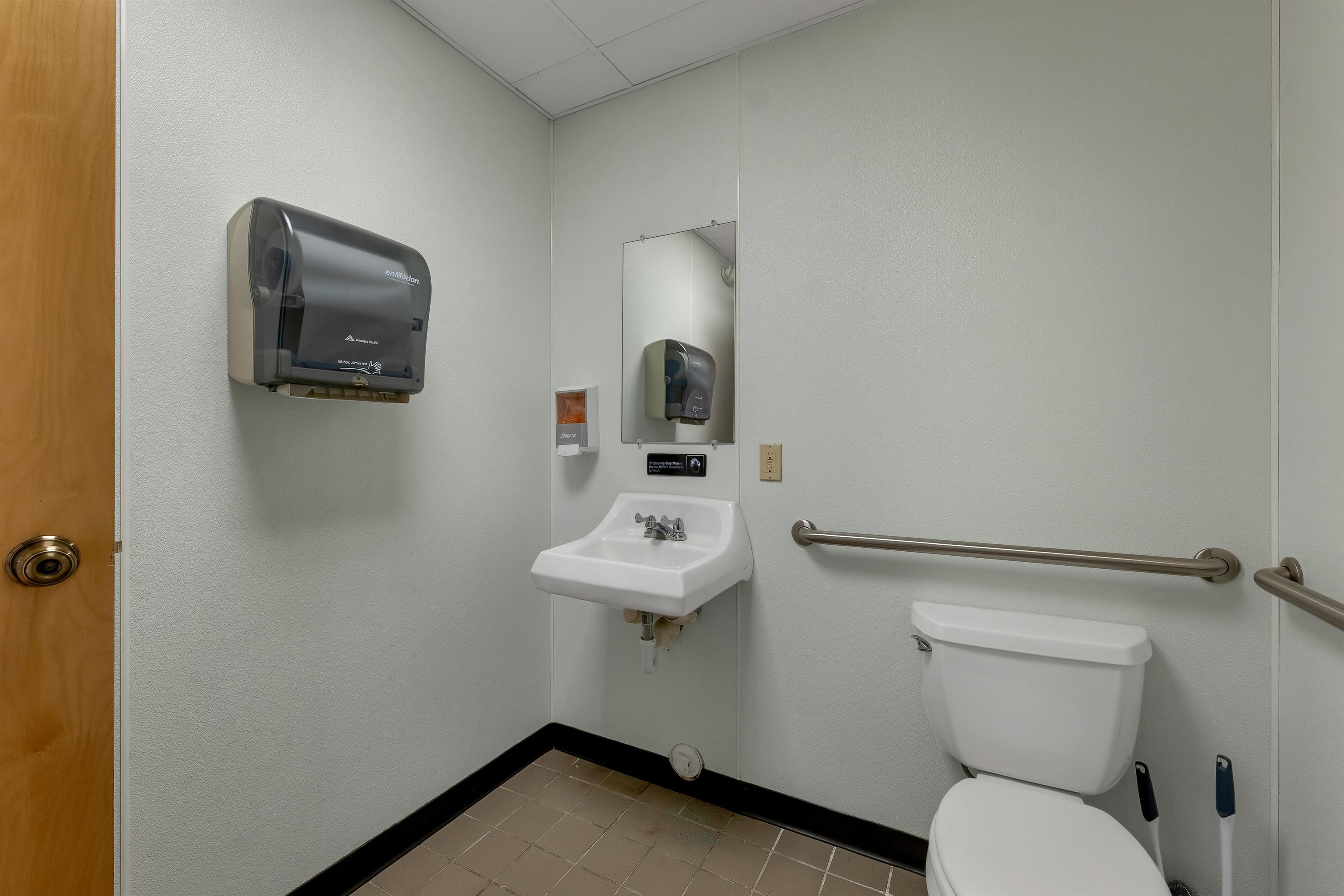 main property photo 29