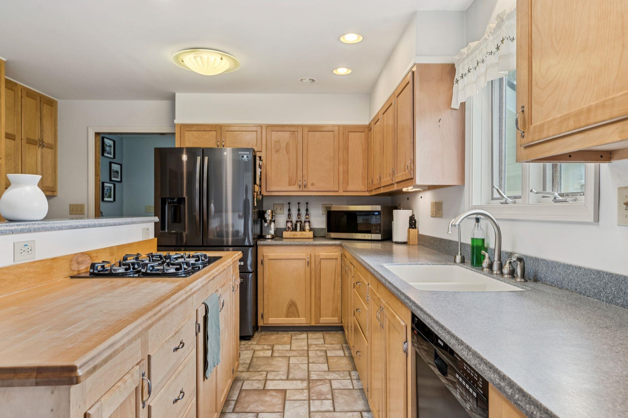 main property photo 7