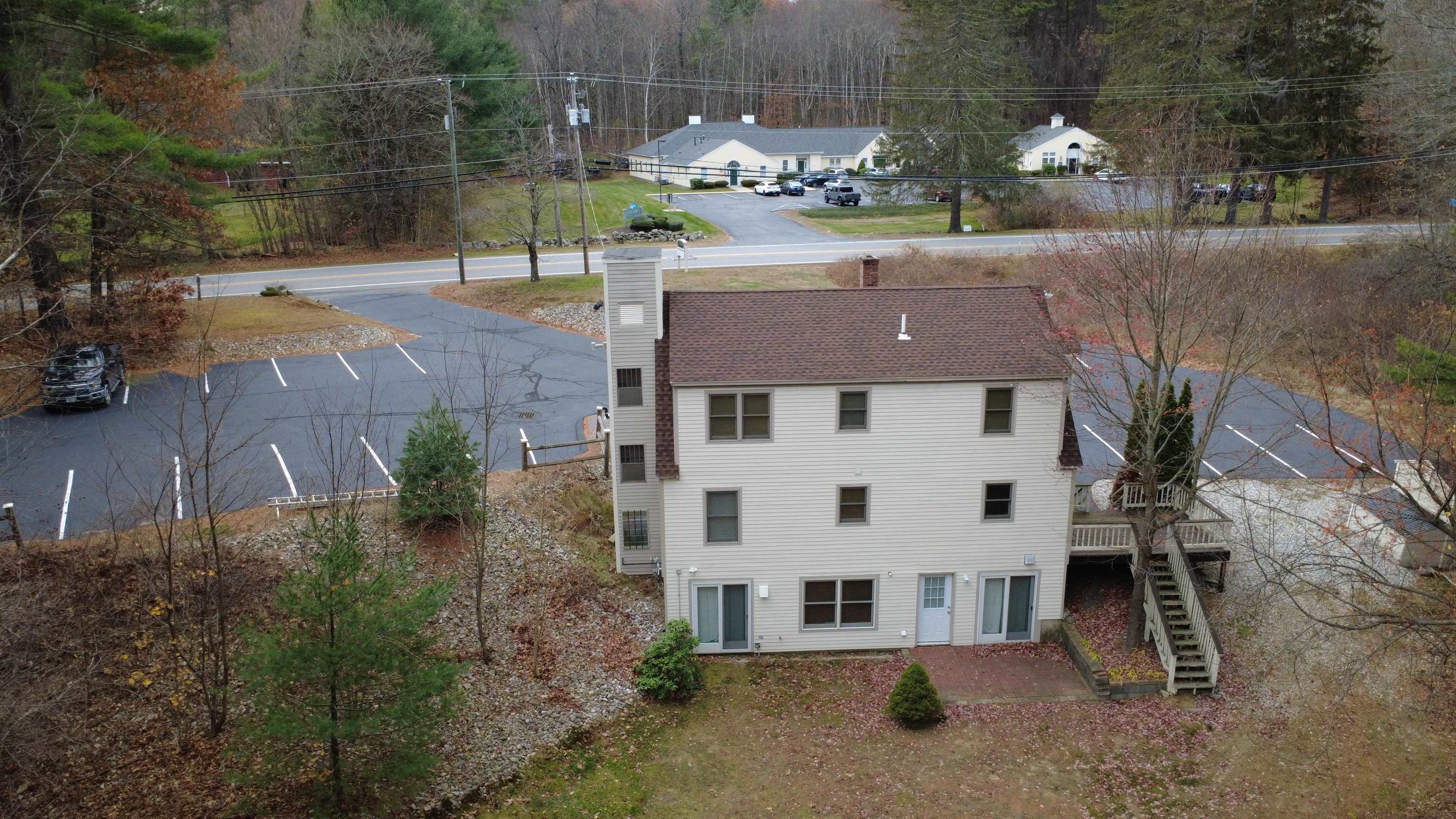 main property photo 28