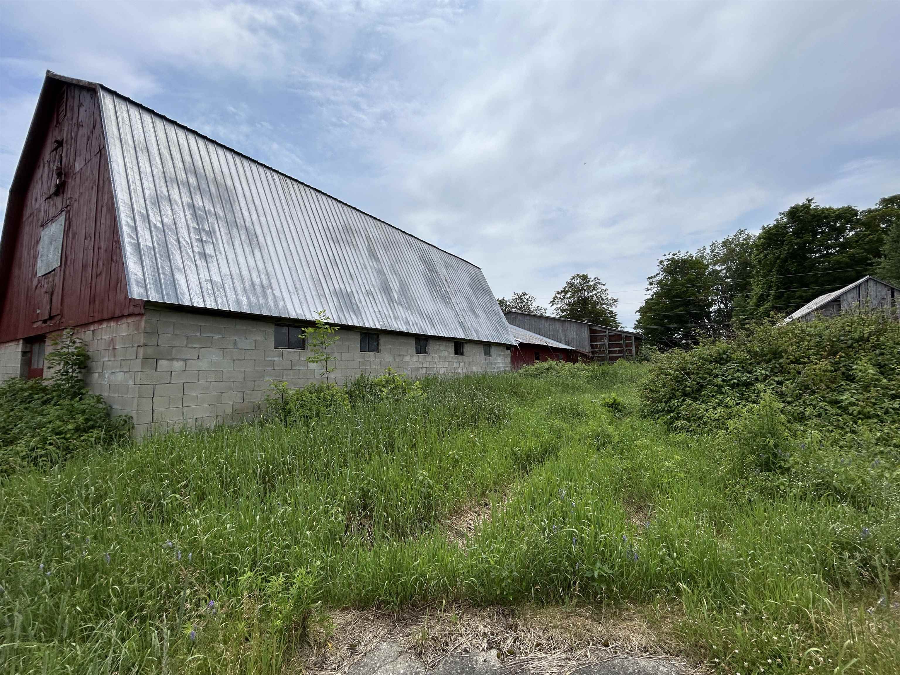 main property photo 14