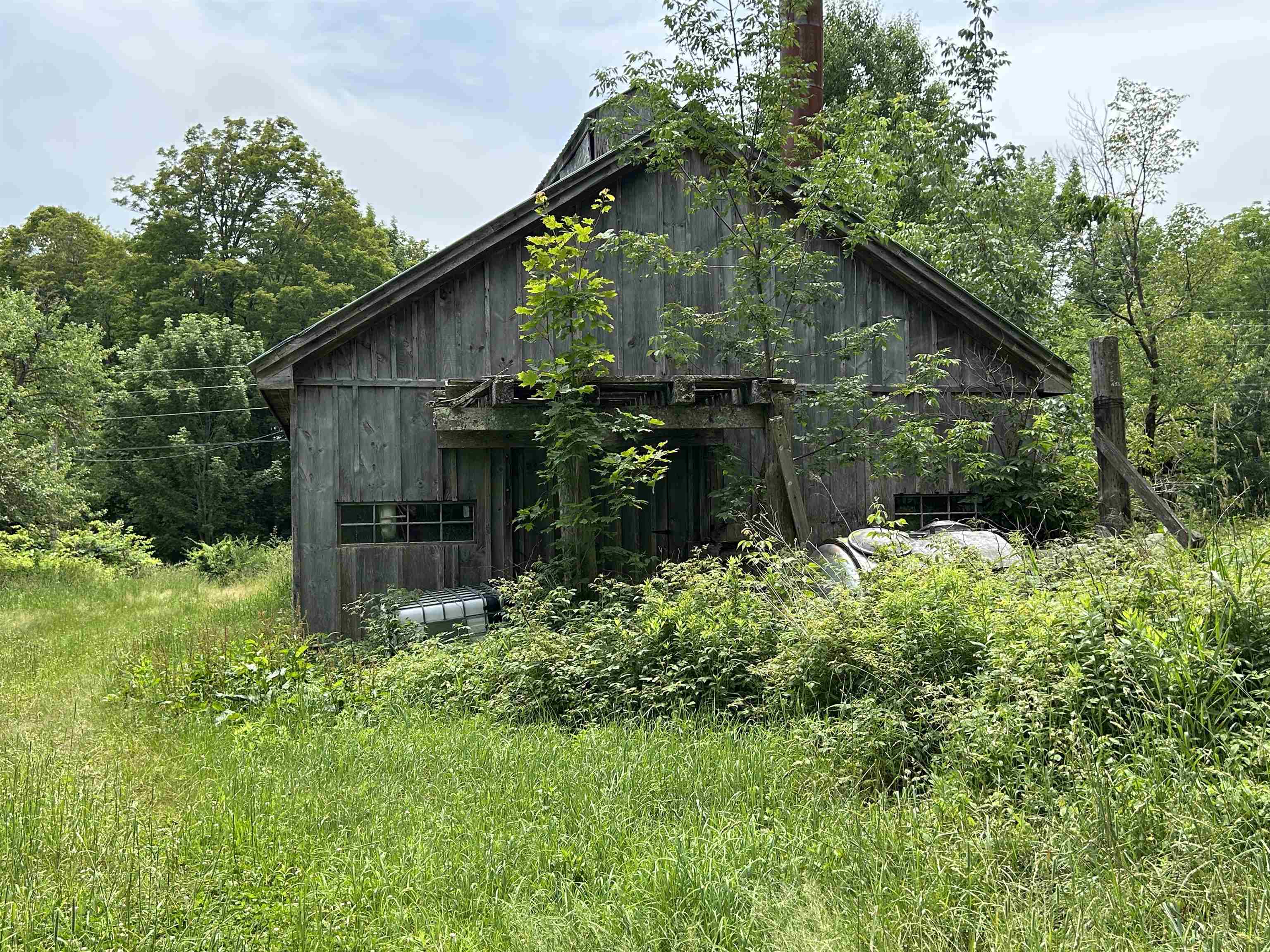 main property photo 9
