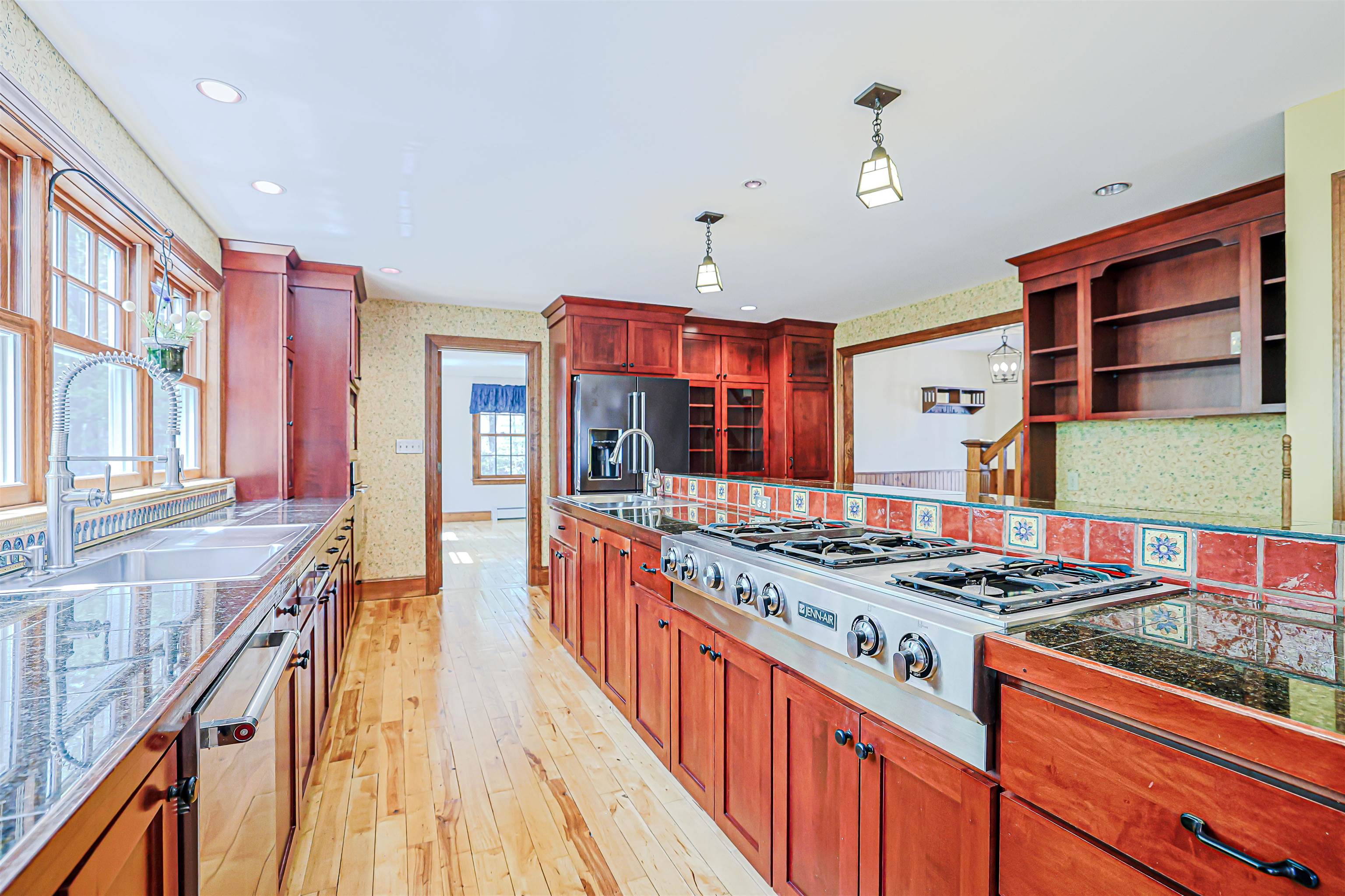 main property photo 18