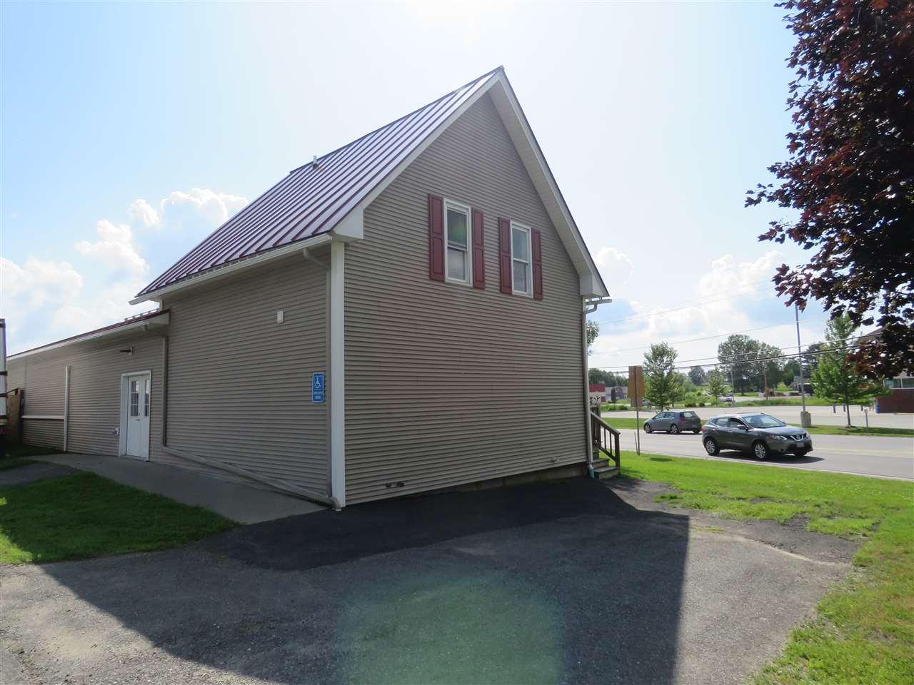 main property photo 9