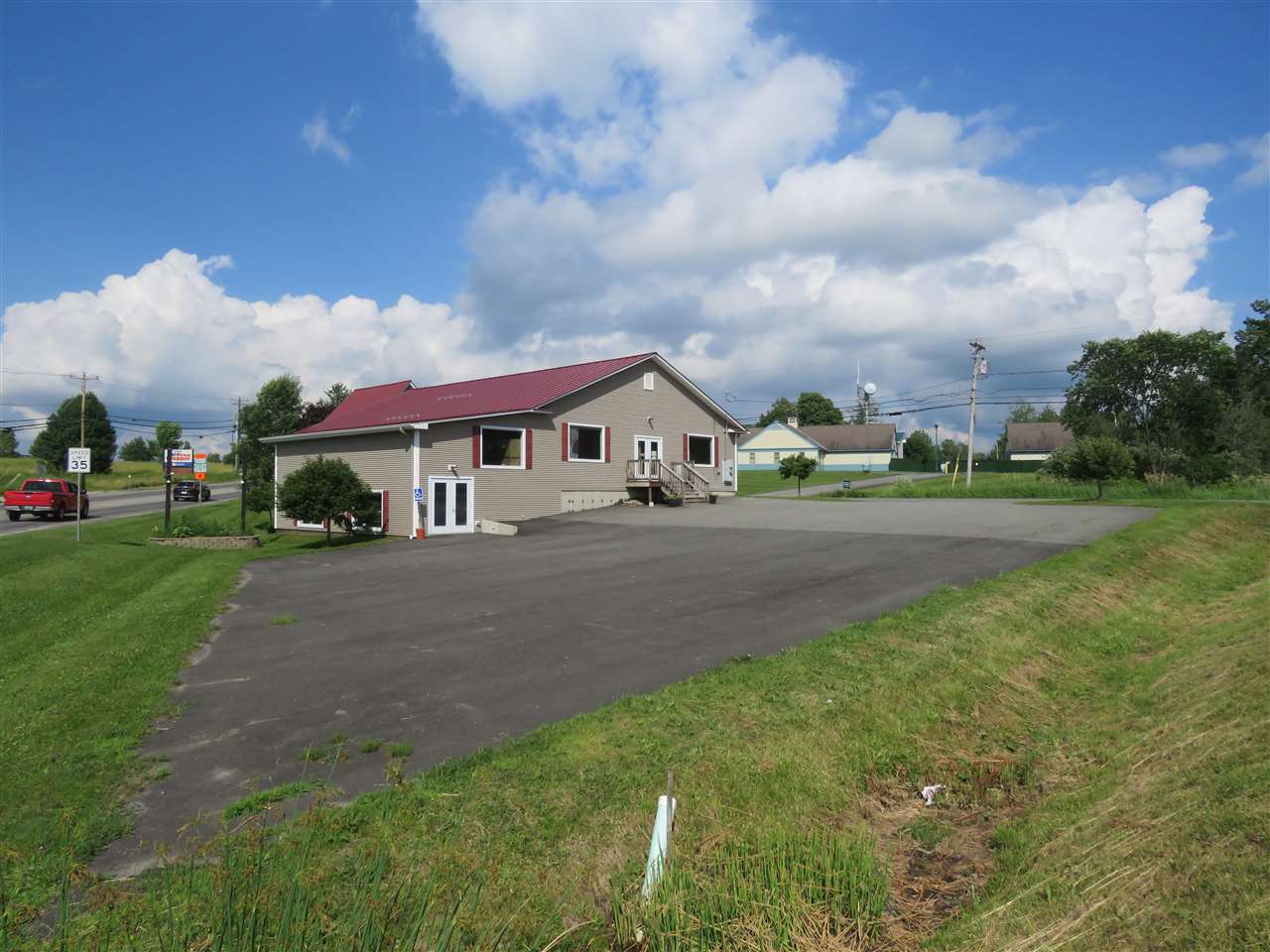 main property photo 13