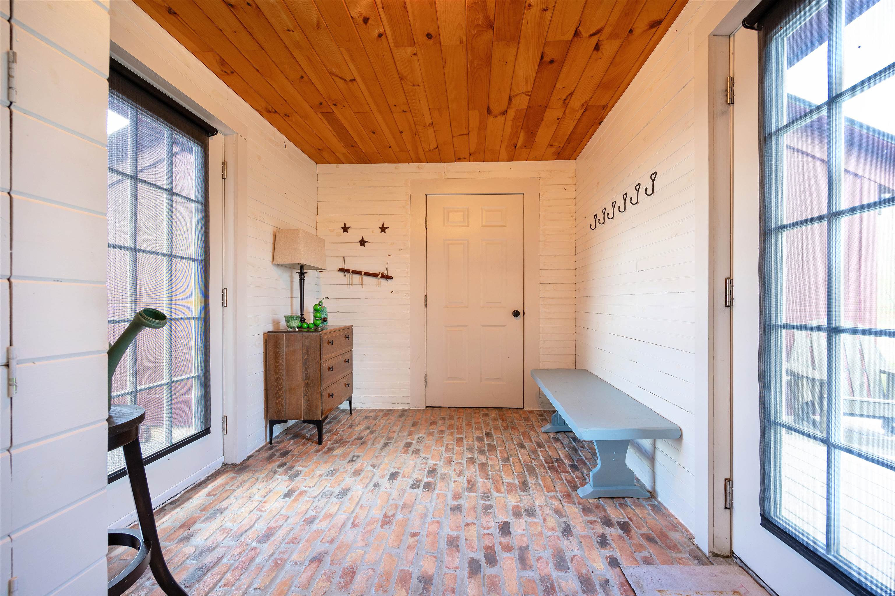 main property photo 40