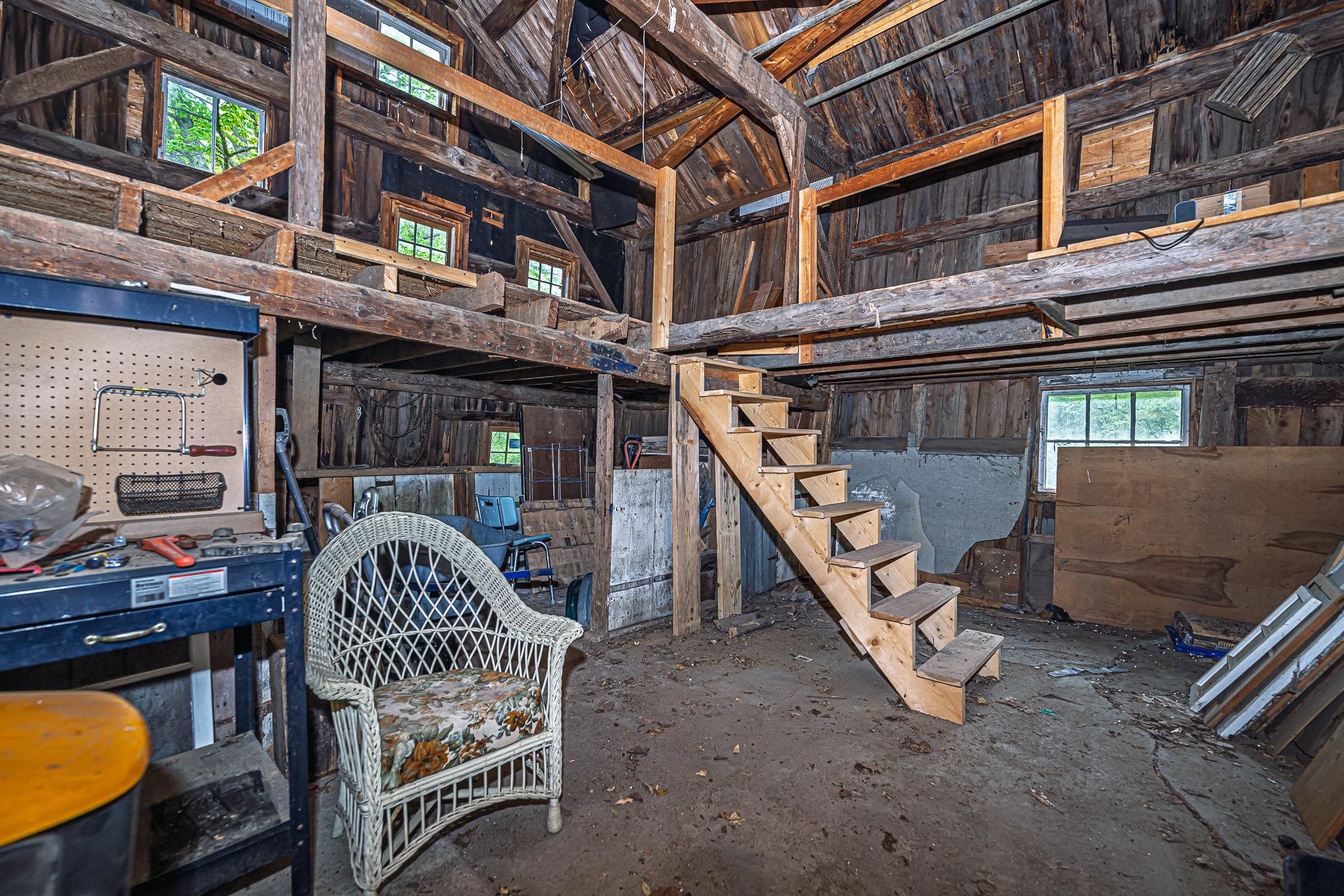 main property photo 31