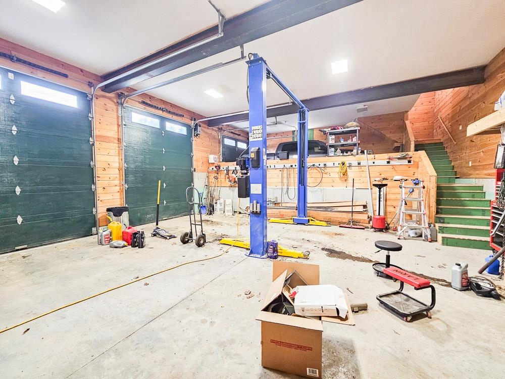 main property photo 40