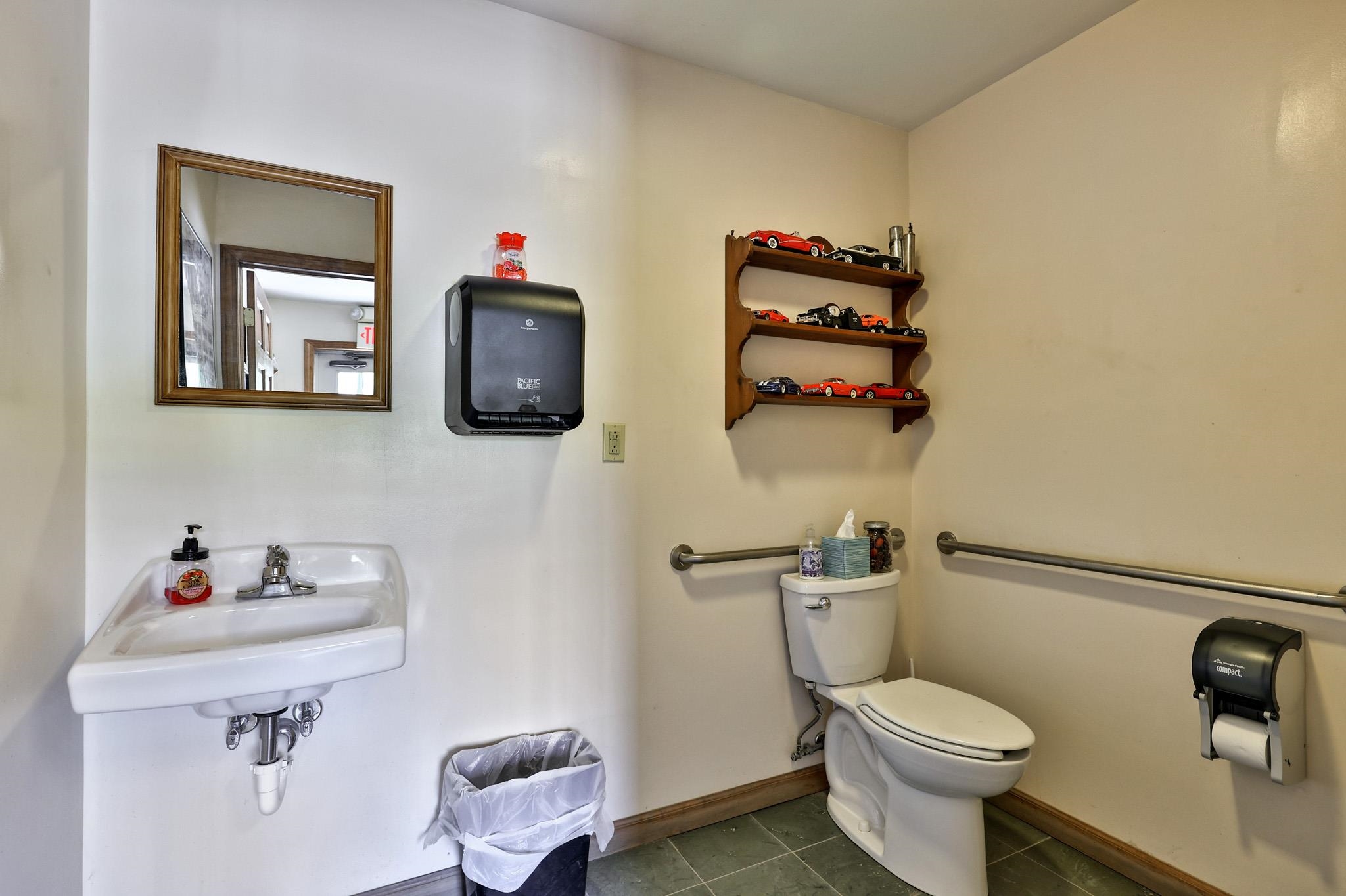 main property photo 9