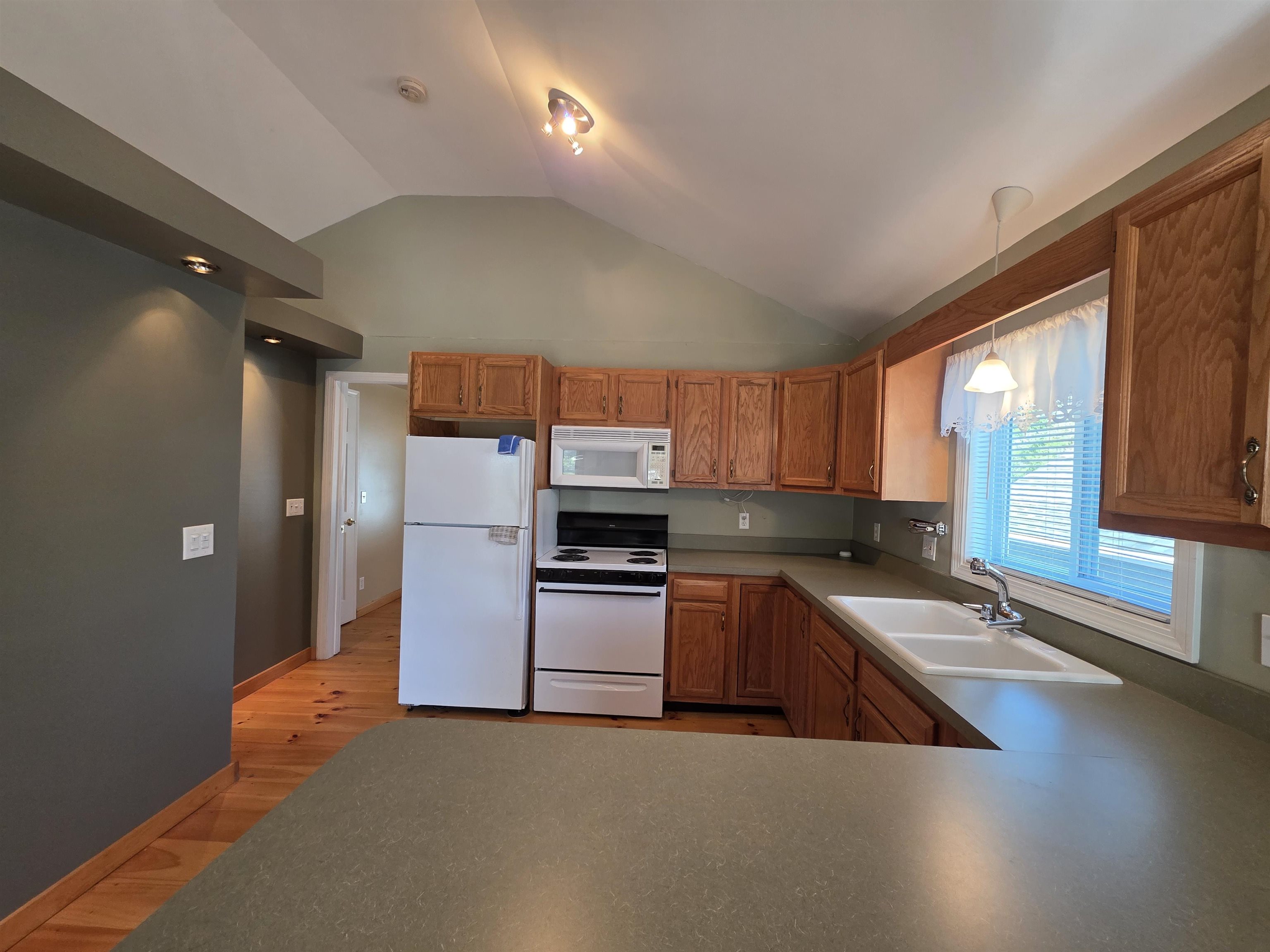 main property photo 40