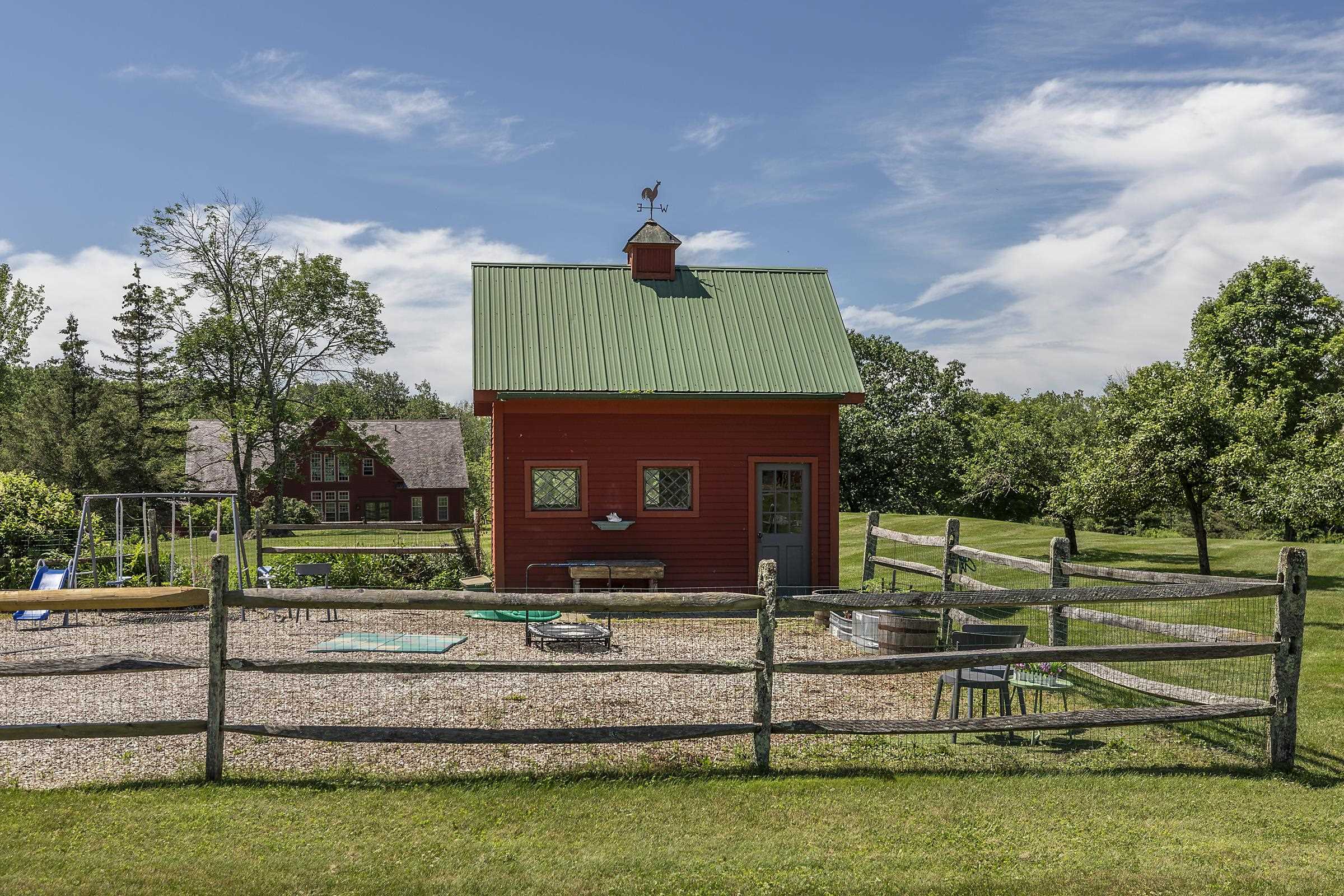 main property photo 40