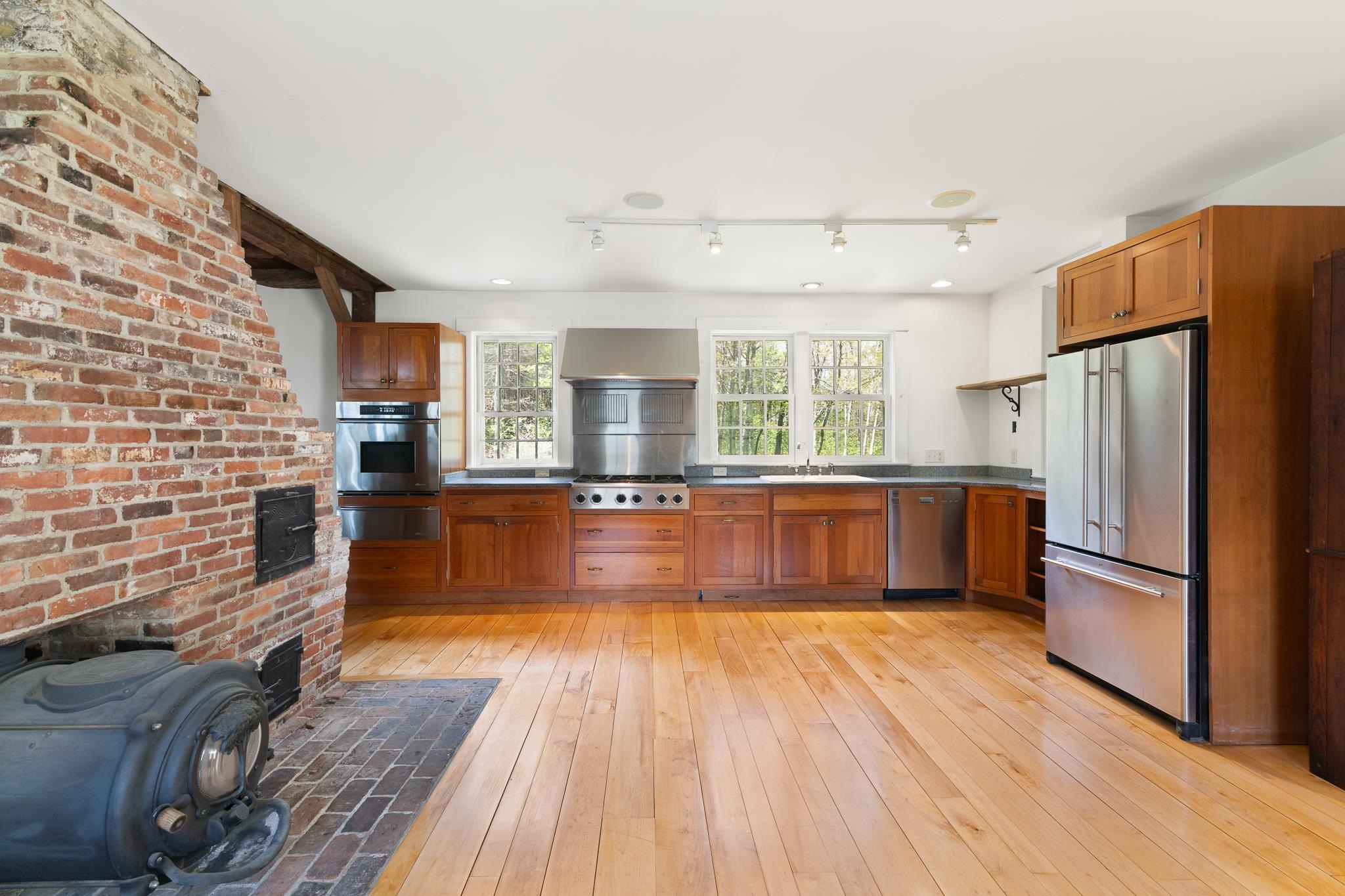 main property photo 15