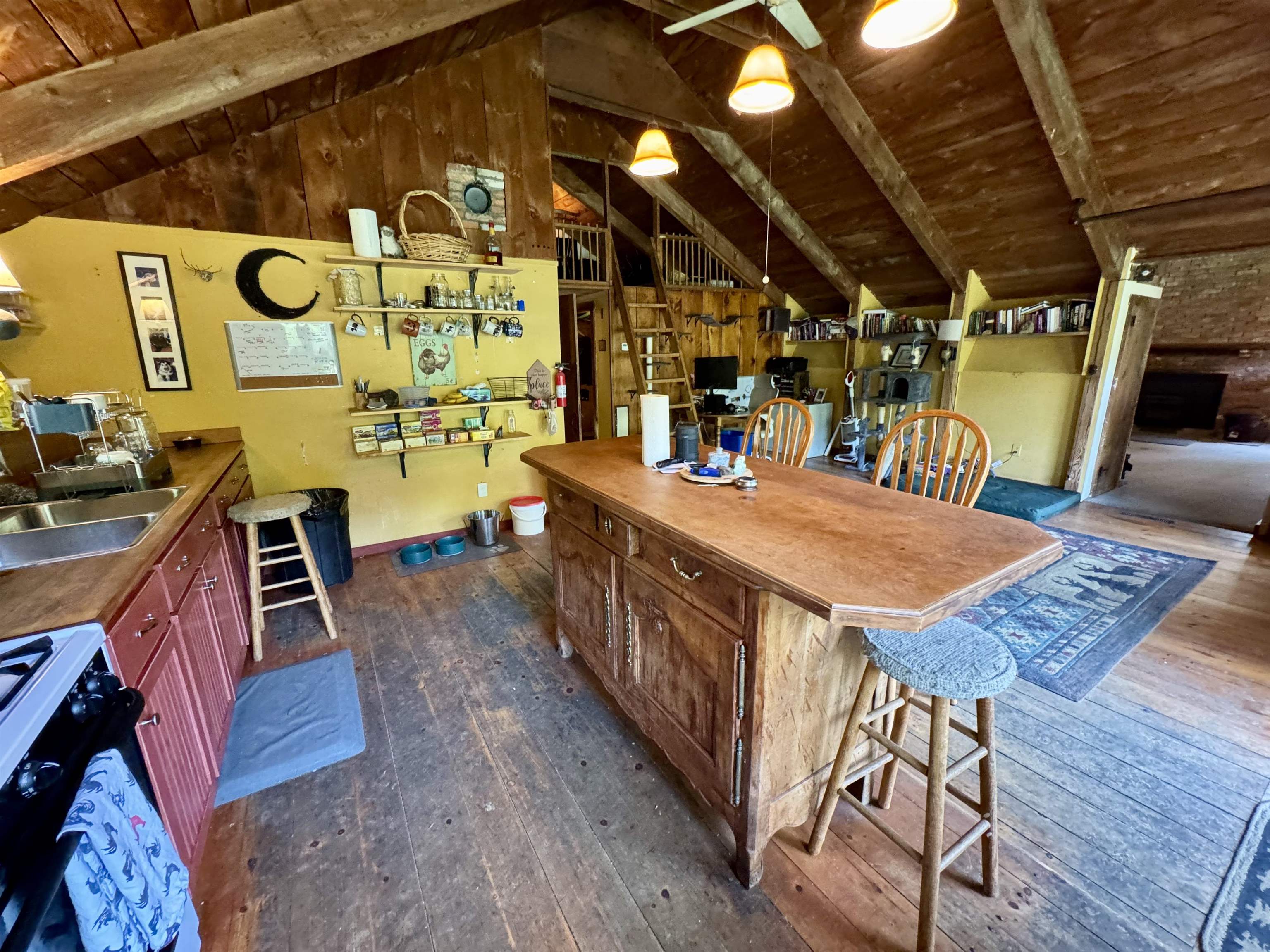 main property photo 19