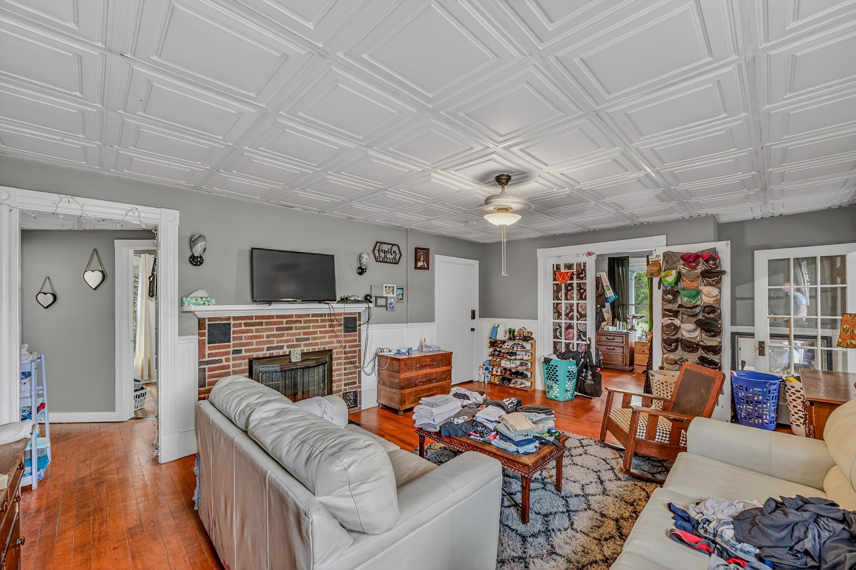 main property photo 32