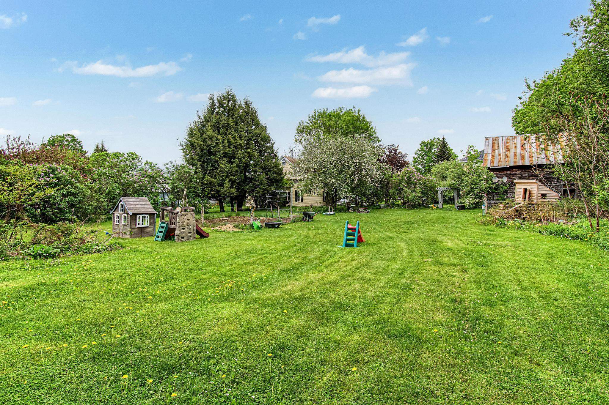 main property photo 48
