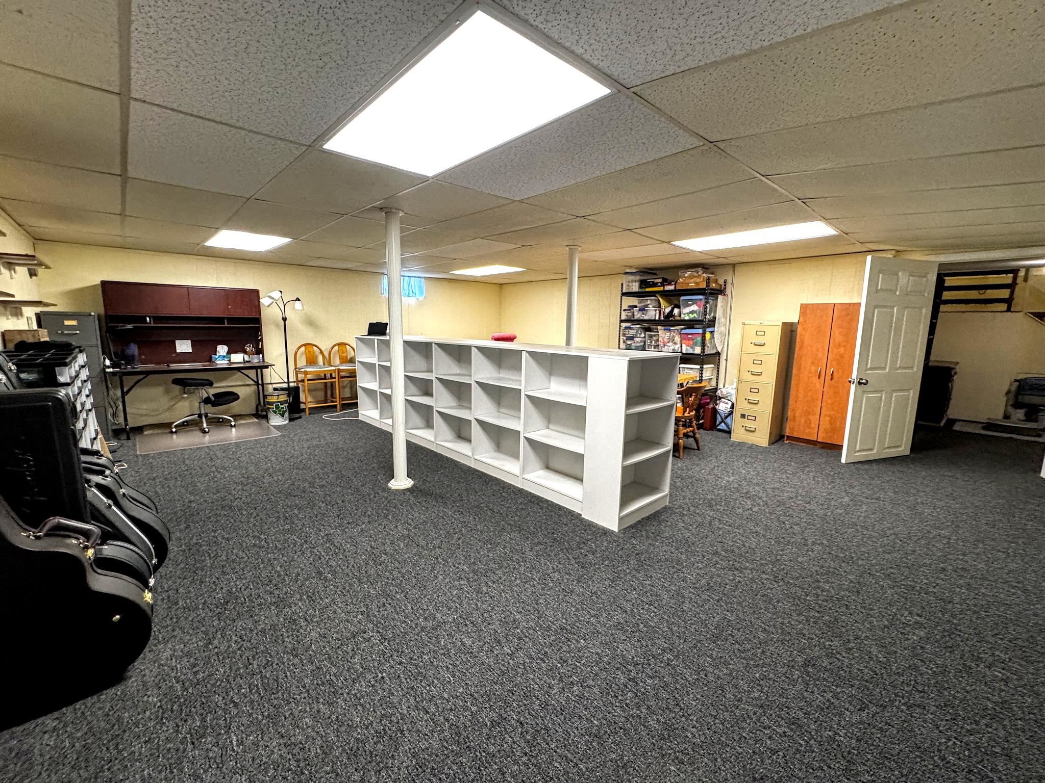 main property photo 28