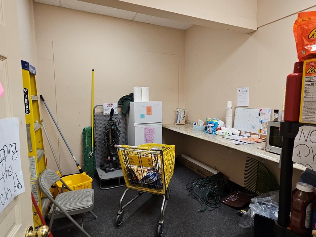 main property photo 6