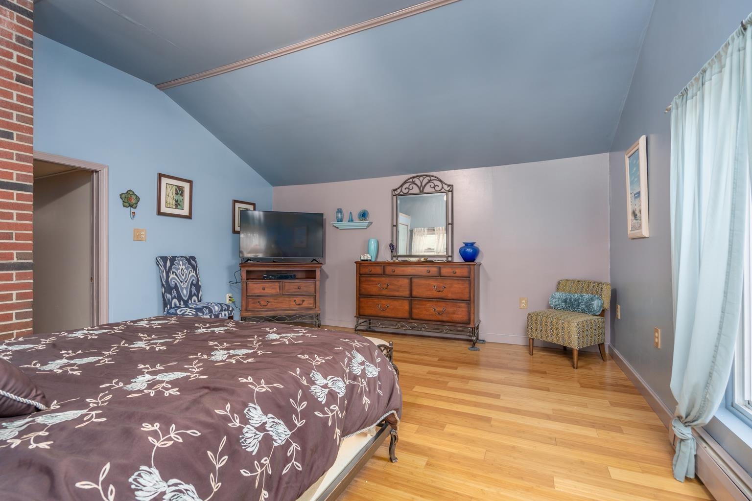 main property photo 25
