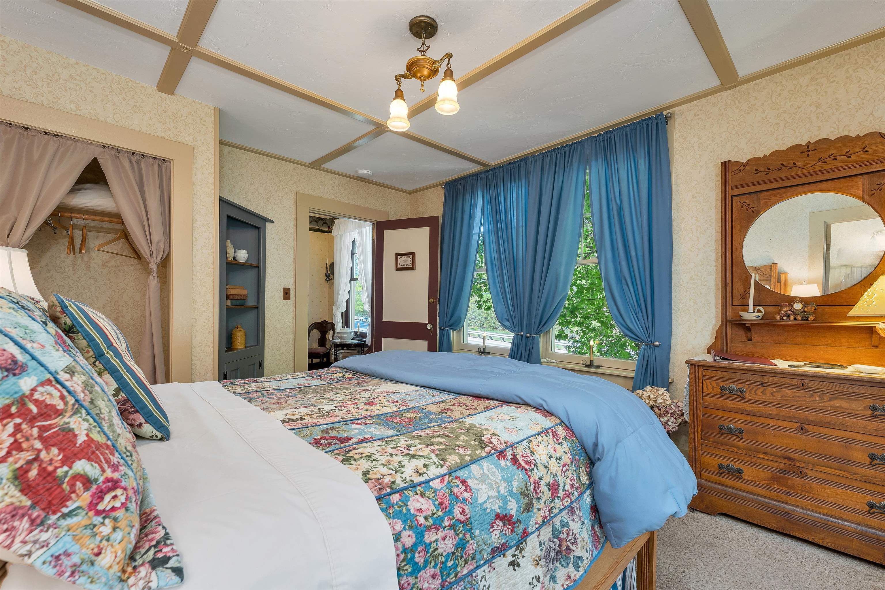 main property photo 36