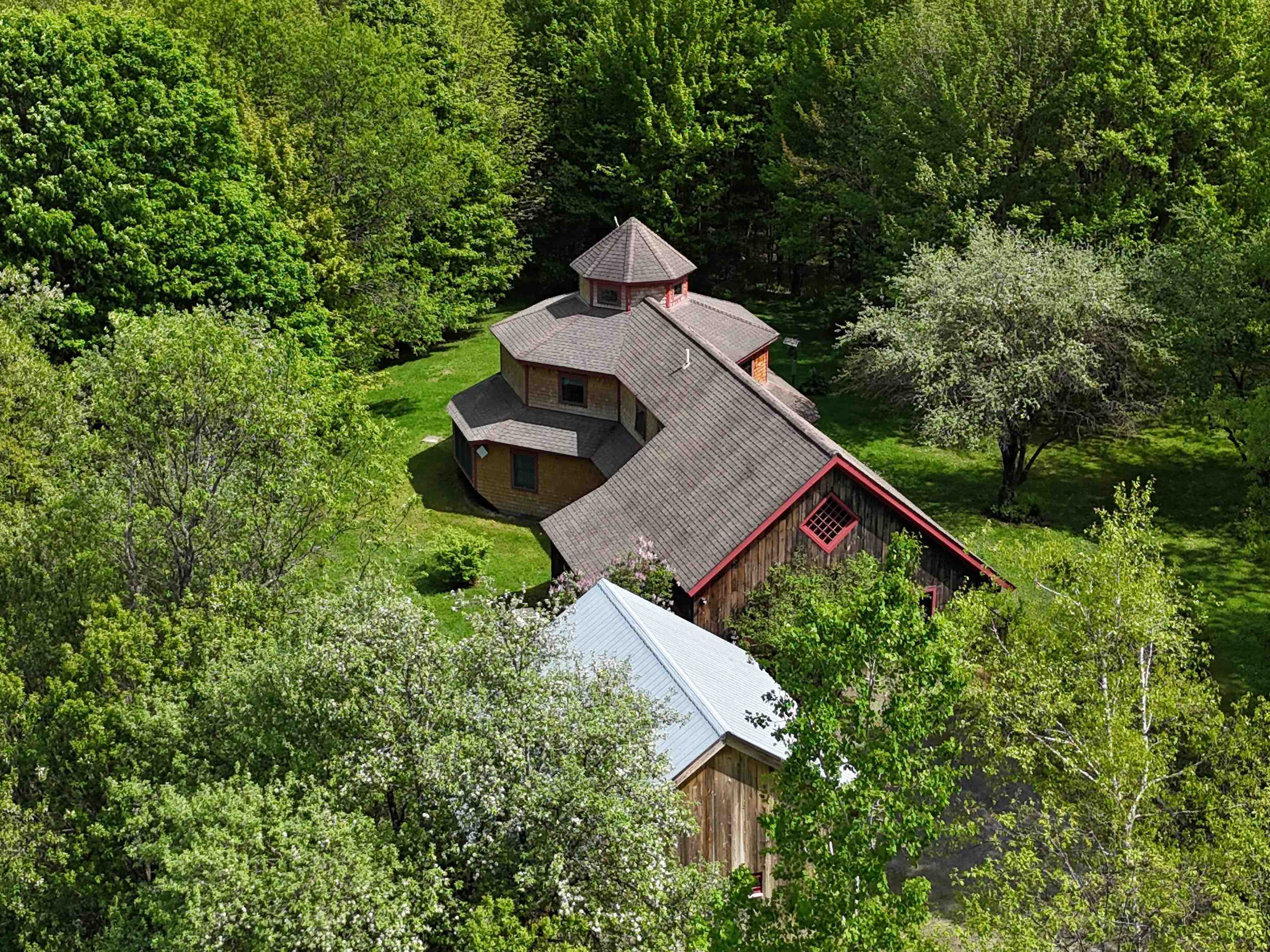 main property photo 41